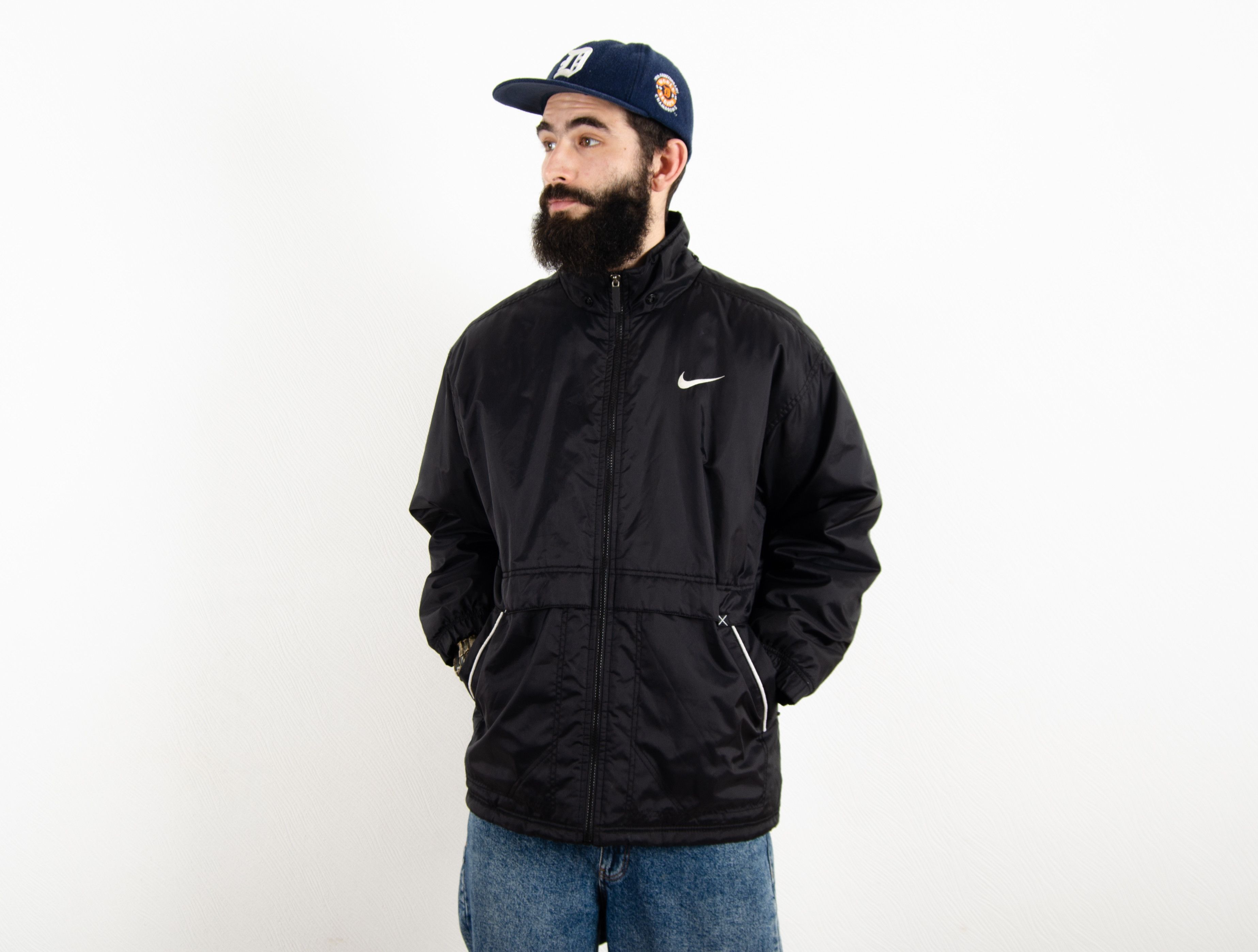 Nike Vintage Nike Black Oversized Big Swoosh Logo Jacket Size US L / EU 52-54 / 3 - 3 Thumbnail