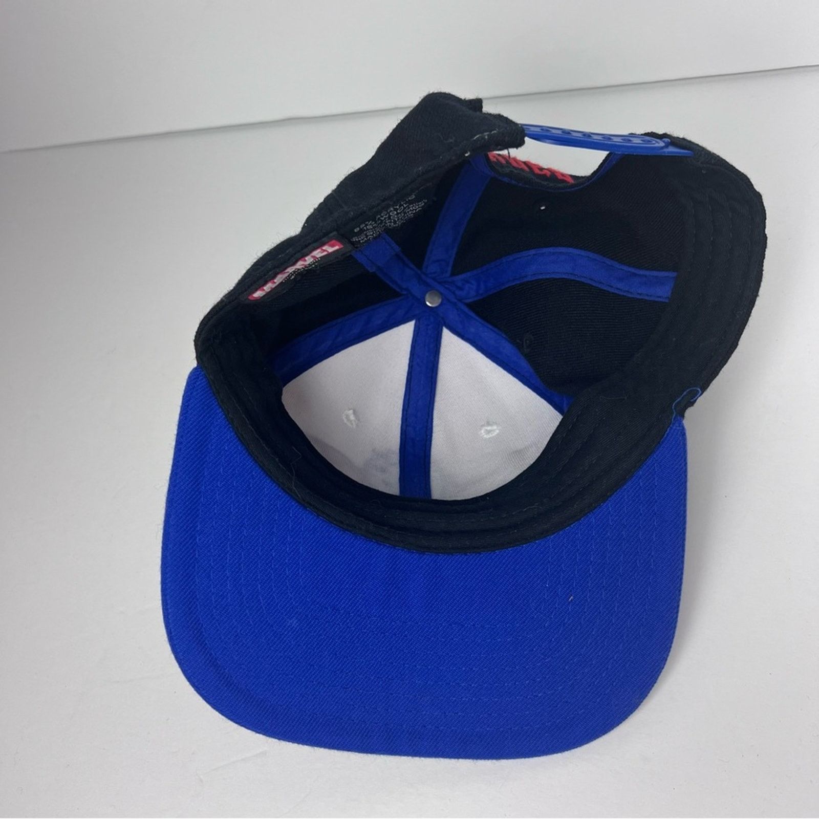 Marvel Comics Marvel Avengers Embroidered Snap Back Trucker Cap Unisex OS Size ONE SIZE - 13 Thumbnail