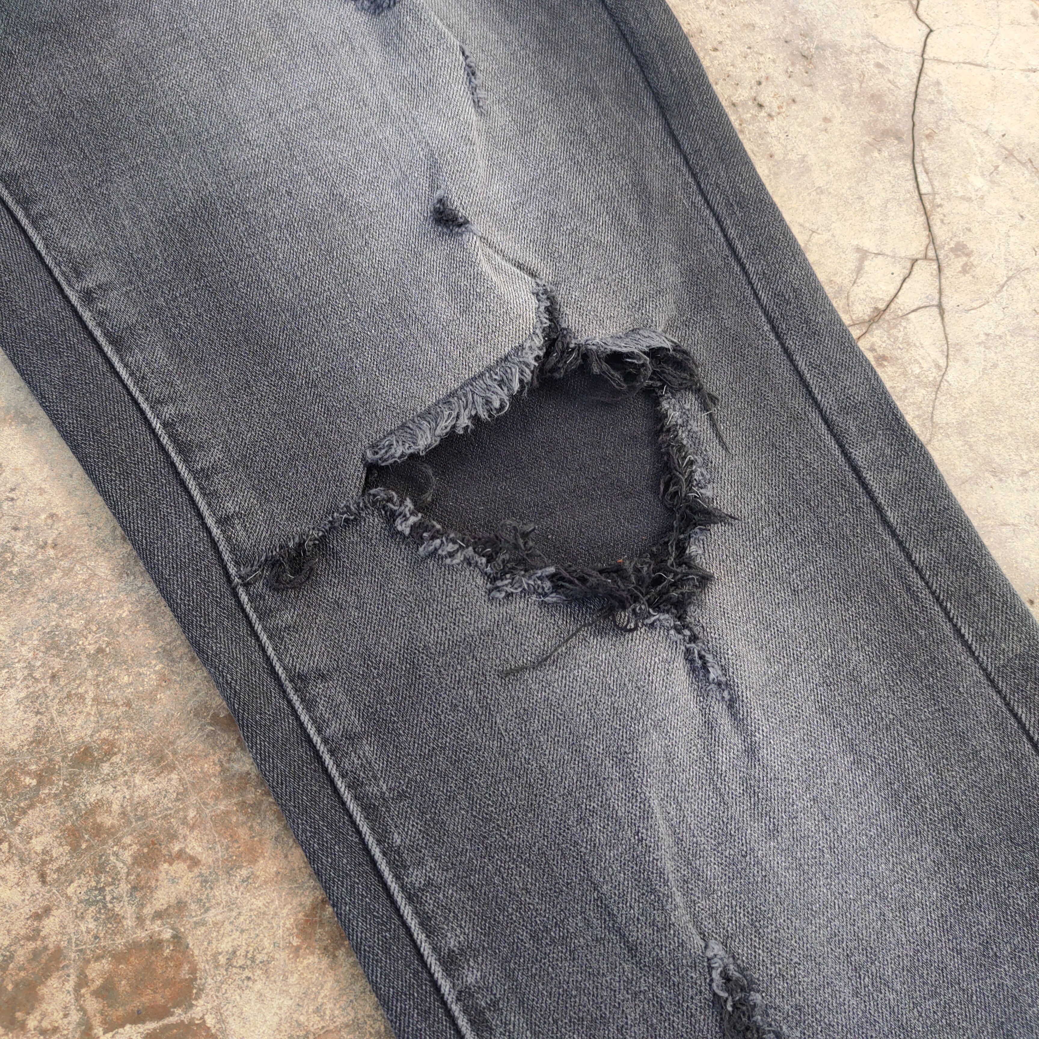 American Eagle Outfitters VINTAGE JAPANESE SKINNY FADED DISTRESSED JEANS DENIM PANTS Size US 31 - 8 Thumbnail