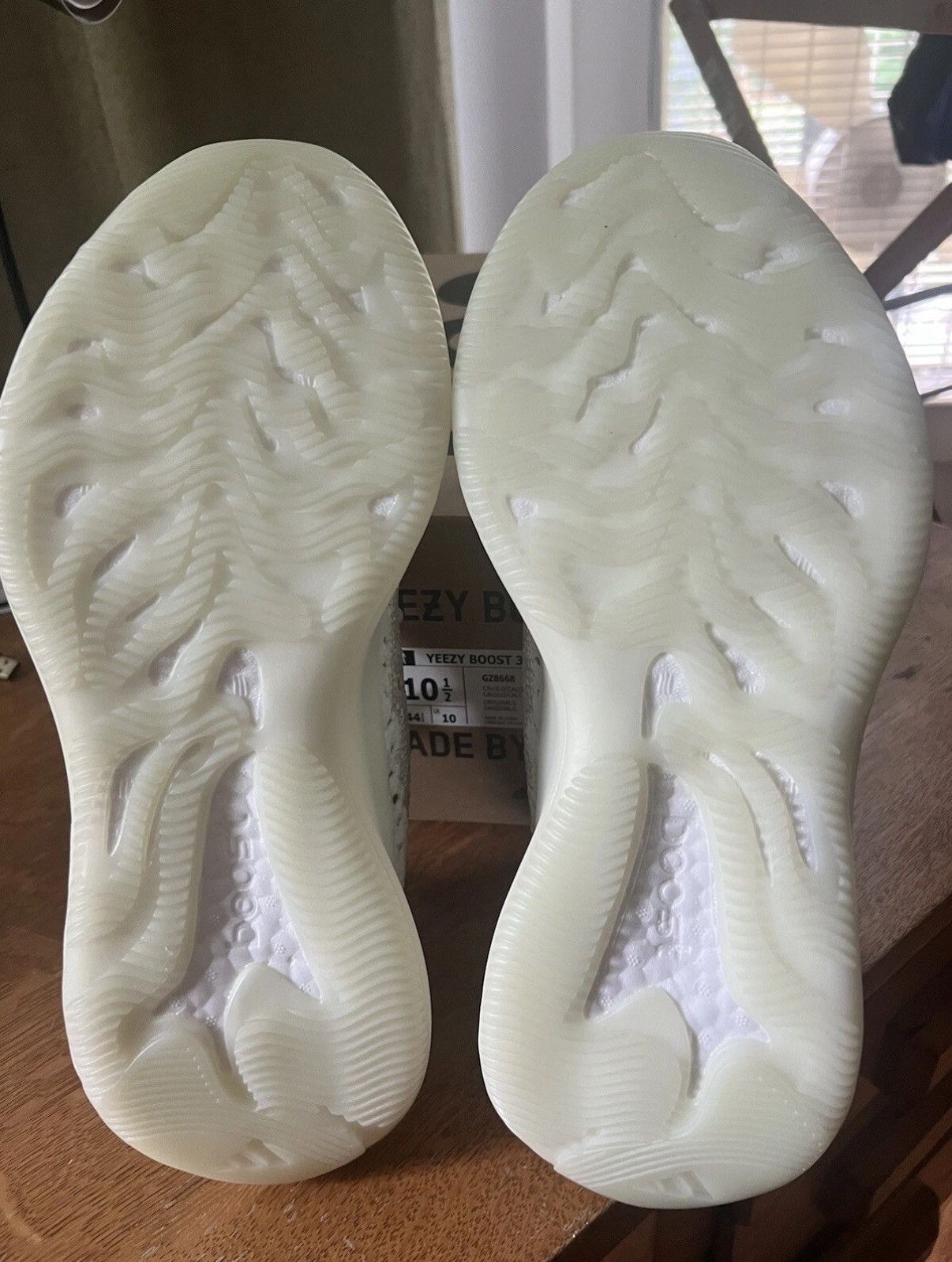 Adidas × Kanye West Size 10.5 - adidas Yeezy 380 Calicite Glow (DS) Size US 10.5 / EU 43-44 - 8 Thumbnail
