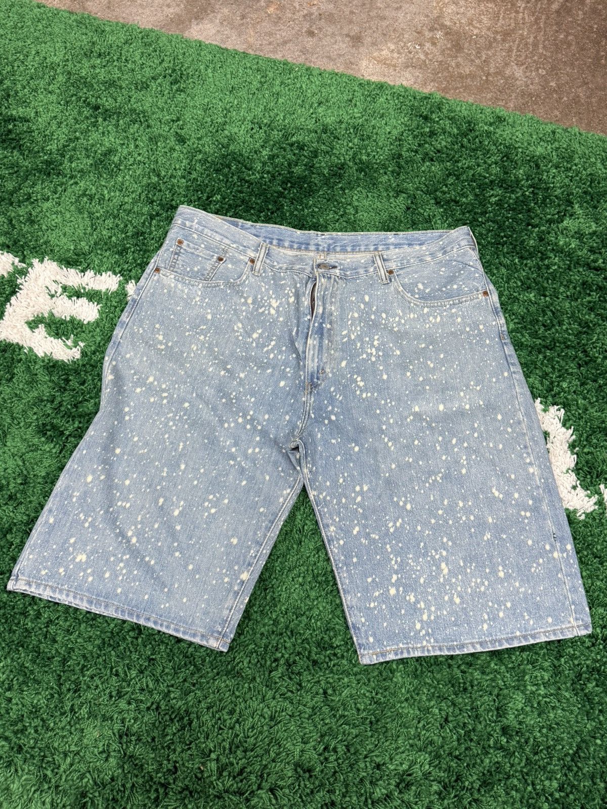 Levi's Levi's 559 Paint Splatter Bleach Denim Jean Shorts Sz. 40 Size US 40 / EU 56 - 1 Thumbnail