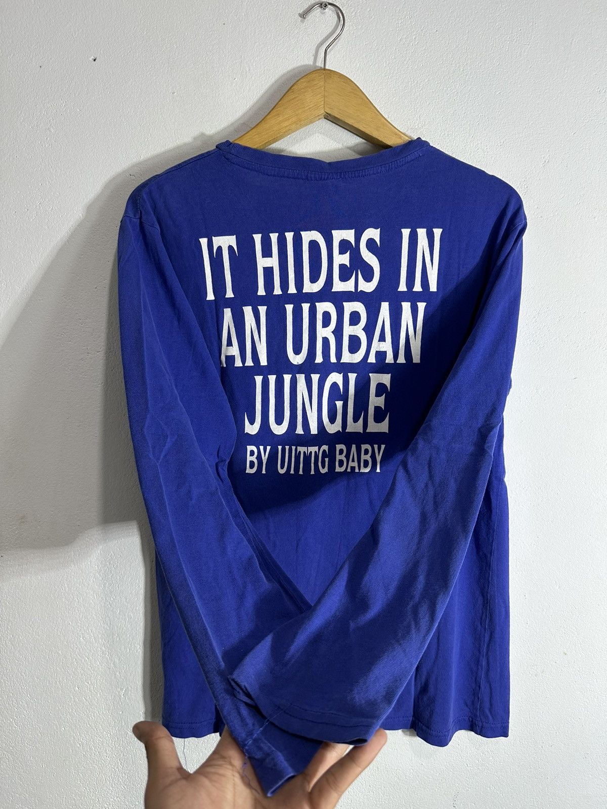 20471120 × Hysteric Glamour × Japanese Brand UITTG IT HIDES IN AN URBAN JUNGLE POEM LONG SLEEVE TEE Size US M / EU 48-50 / 2 - 5 Thumbnail