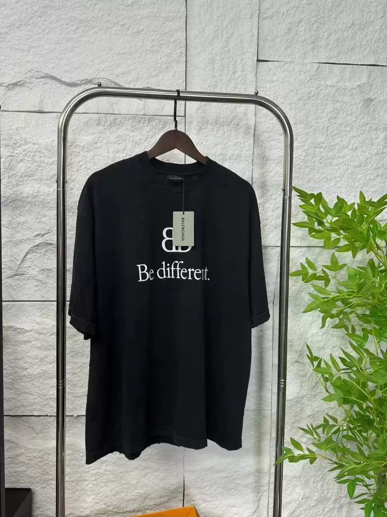 Balenciaga Balenciaga Black Be Different Short Sleeves Size US L / EU 52-54 / 3 - 1 Thumbnail