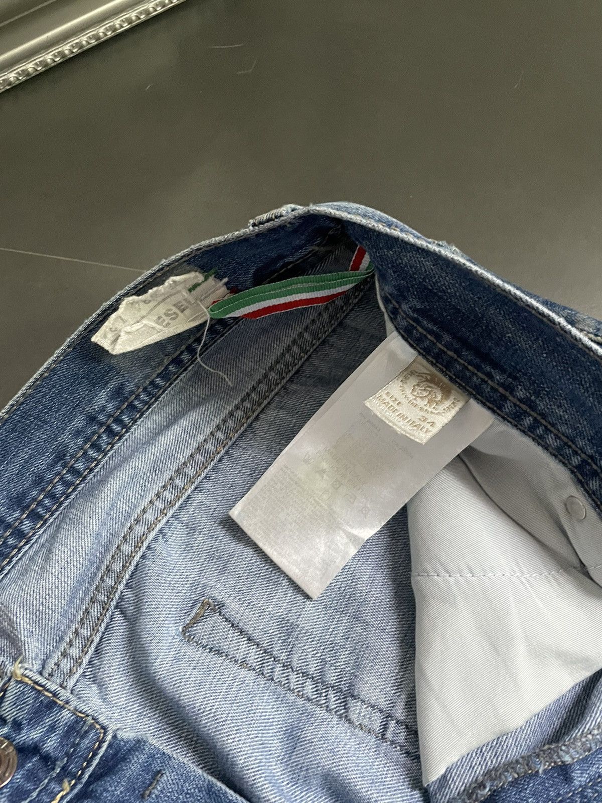 Diesel Vintage Diesel industry Distressed Washed Jeans Size US 34 / EU 50 - 5 Thumbnail