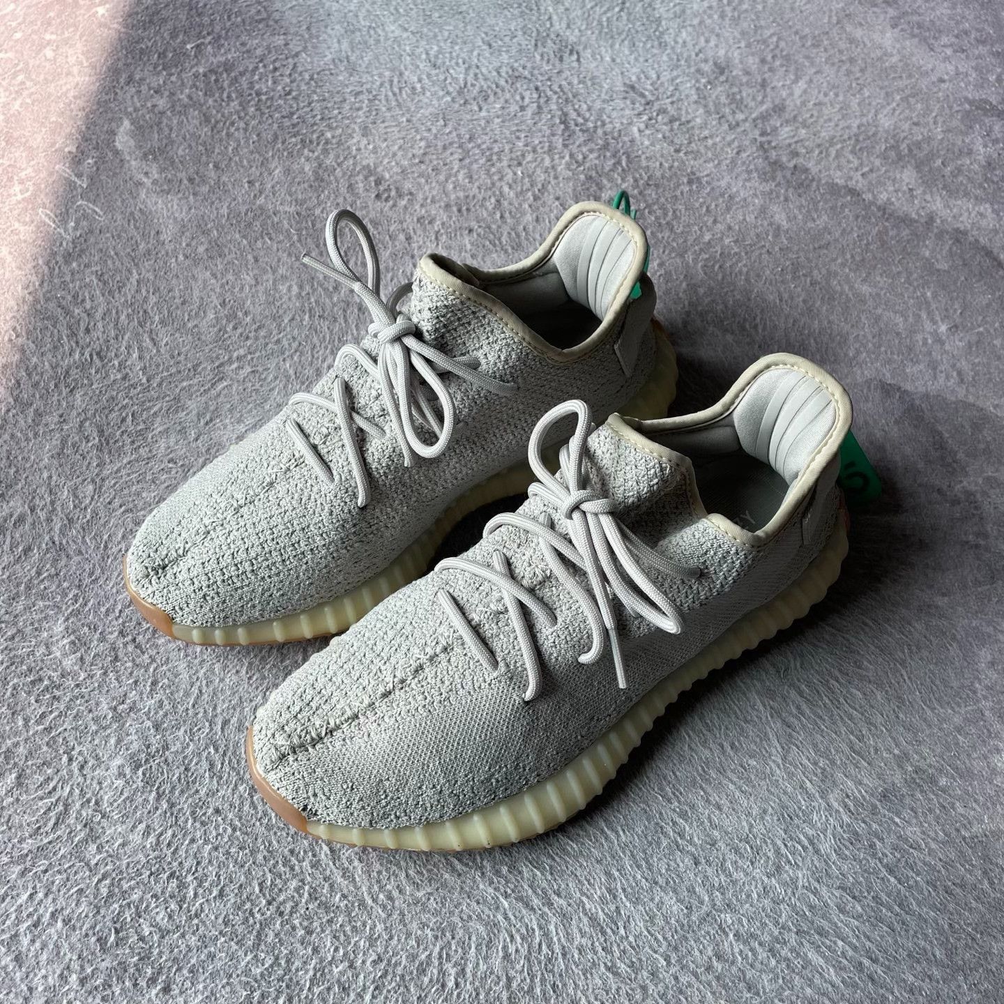 Yeezy Yeezy Lowtop Sneakers 42 Men Size US 9 / EU 42 - 1 Thumbnail