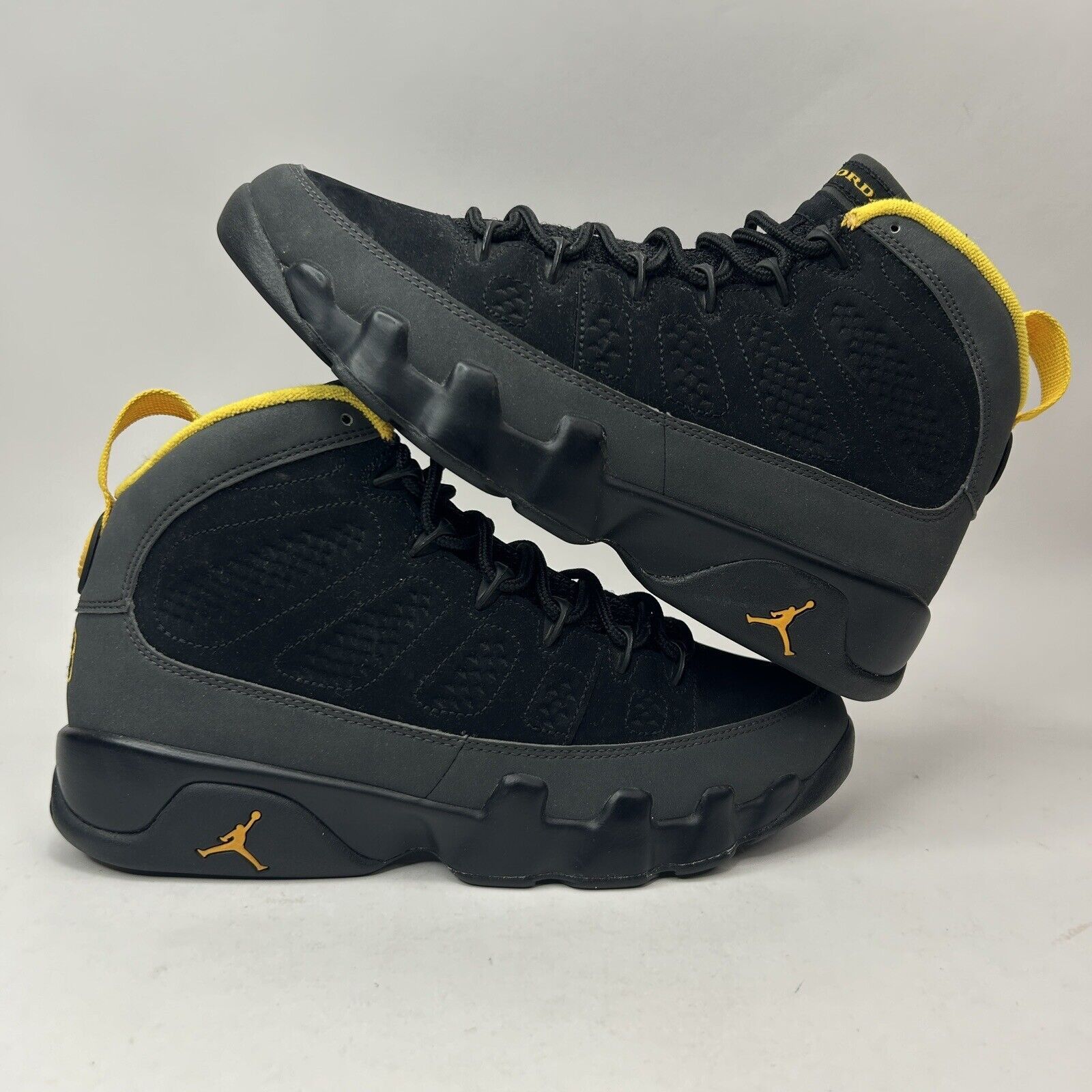 Nike Air Jordan Retro “Dark Charcoal University Gold” 2023