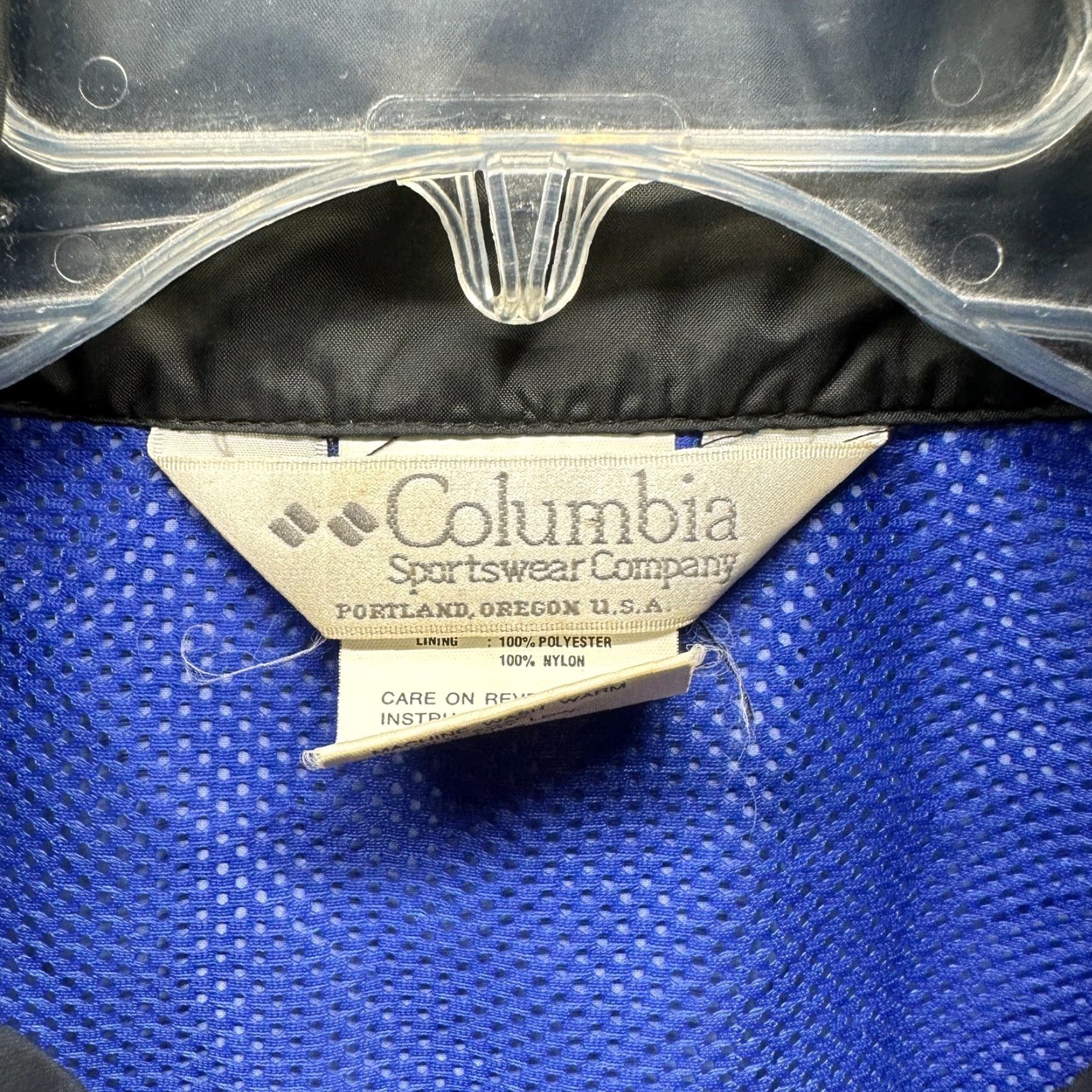 Vintage VINTAGE Columbia Jacket Mens Large Blue Windbreaker Short Navy Black Nylon Softshell Logo Zip All Seasons Regular Size US L / EU 52-54 / 3 - 5 Thumbnail