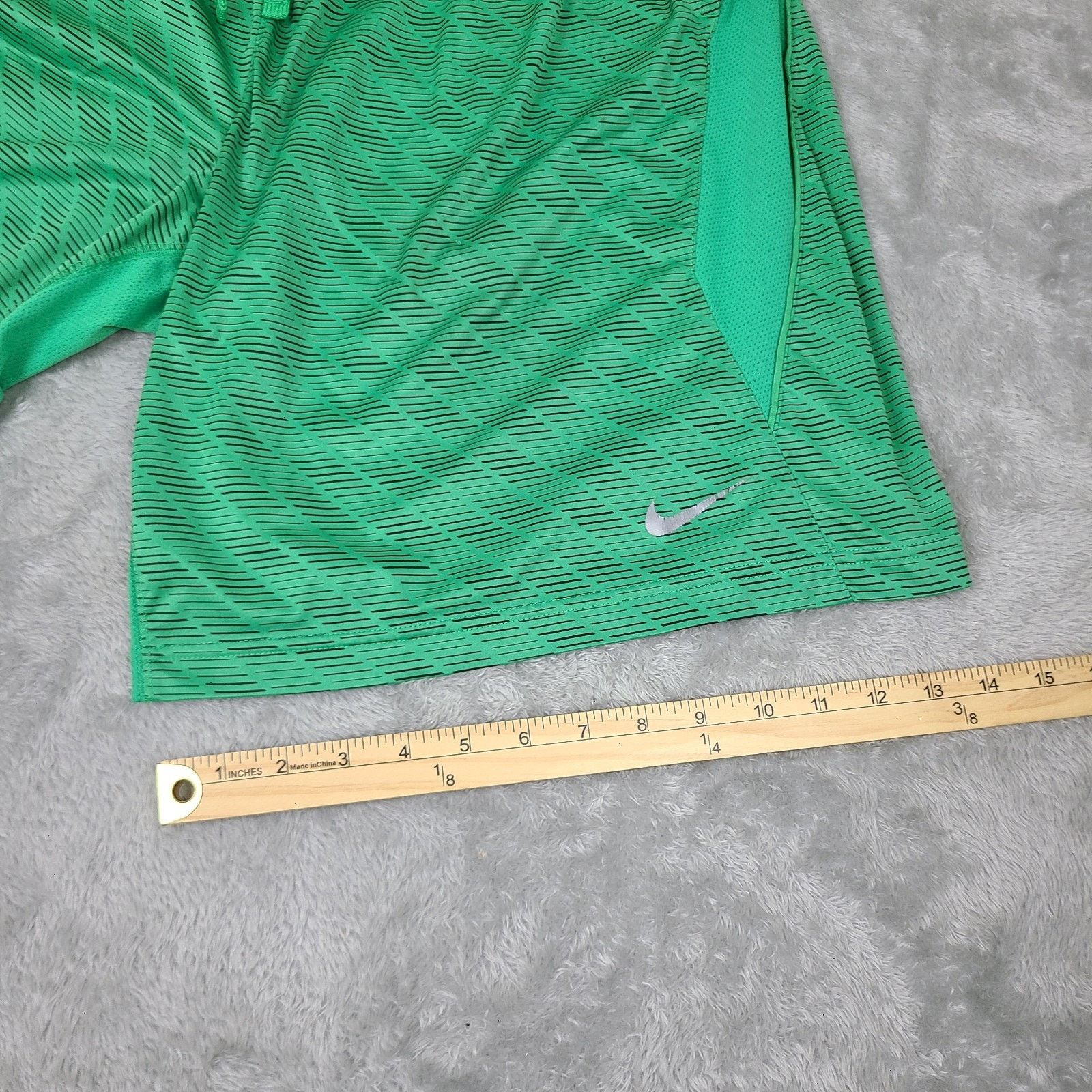 Nike Nike Basketball Shorts Green Dri-Fit Shorts Size X-Large Size US 38 / EU 54 - 10 Thumbnail