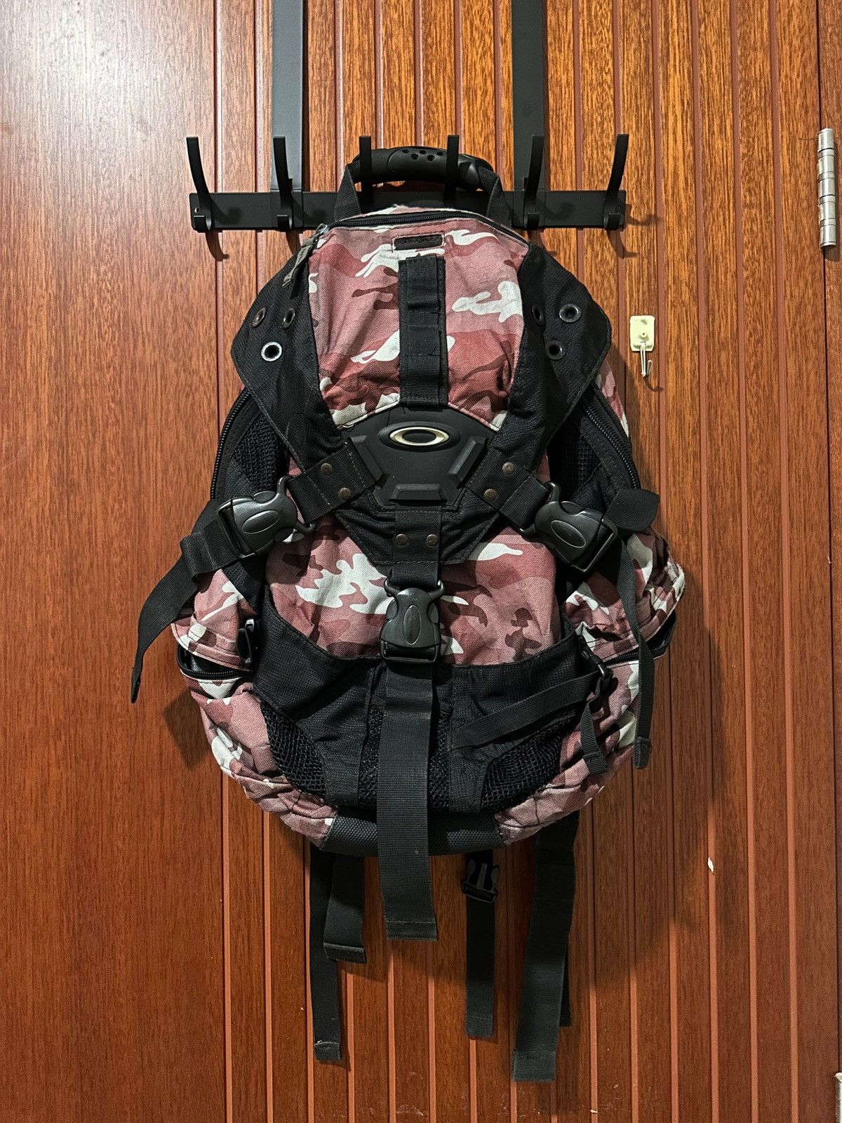 Oakley × Palace Palace x Oakley Icon Backpack Night Clouds | Grailed