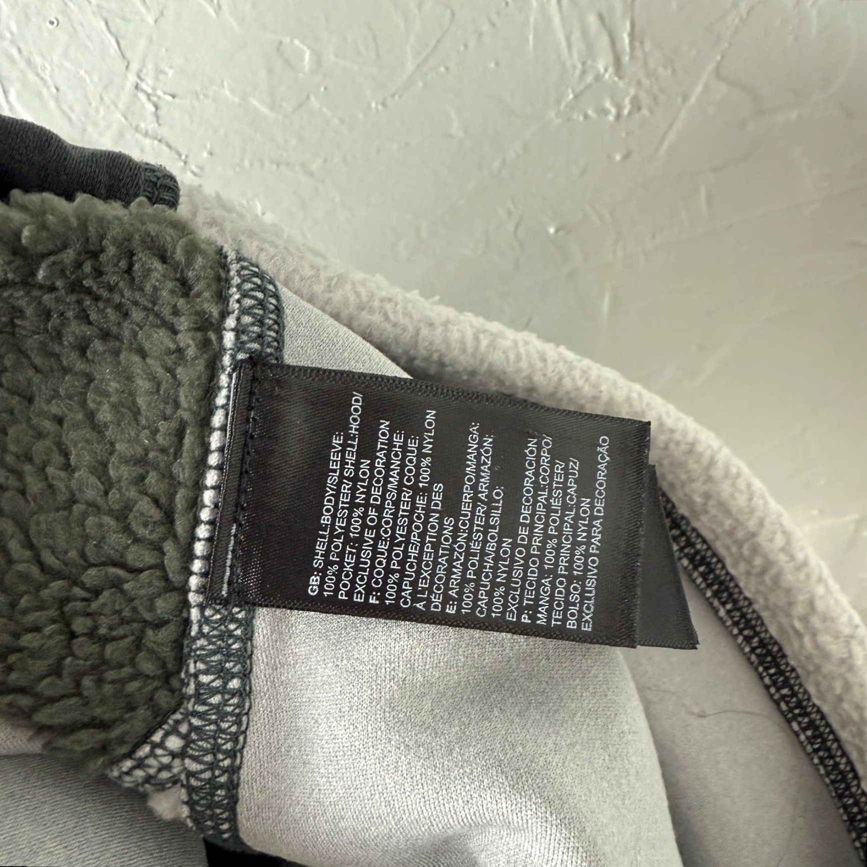 The North Face The North Face Women's Novelty Fleece Jacket XS Pullover Hooded Zip Short Jacket Black Solid Logo Classic Size XS / US 0-2 / IT 36-38 - 6 Thumbnail