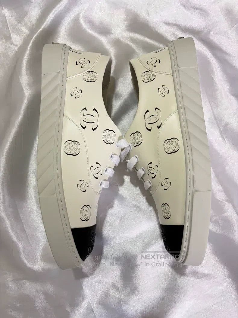Chanel Chanel Cowhide small white shoes sneakers camelia pattern Size US 6.5 / IT 36.5 - 3 Thumbnail