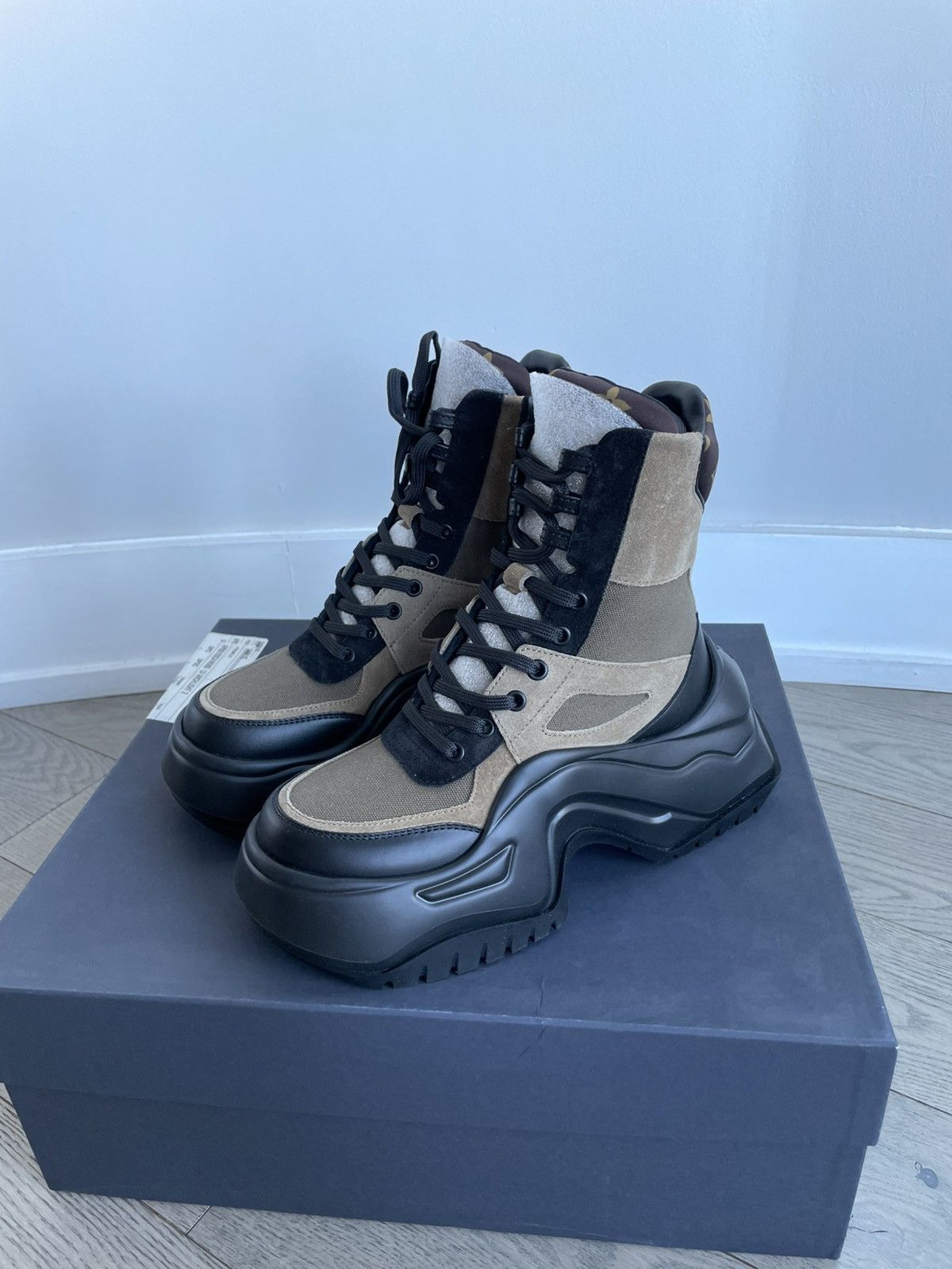 Louis Vuitton Louis Vuitton Archlight 2.0 Platform Ankle Boots Size US 6.5 / IT 36.5 - 1 Thumbnail
