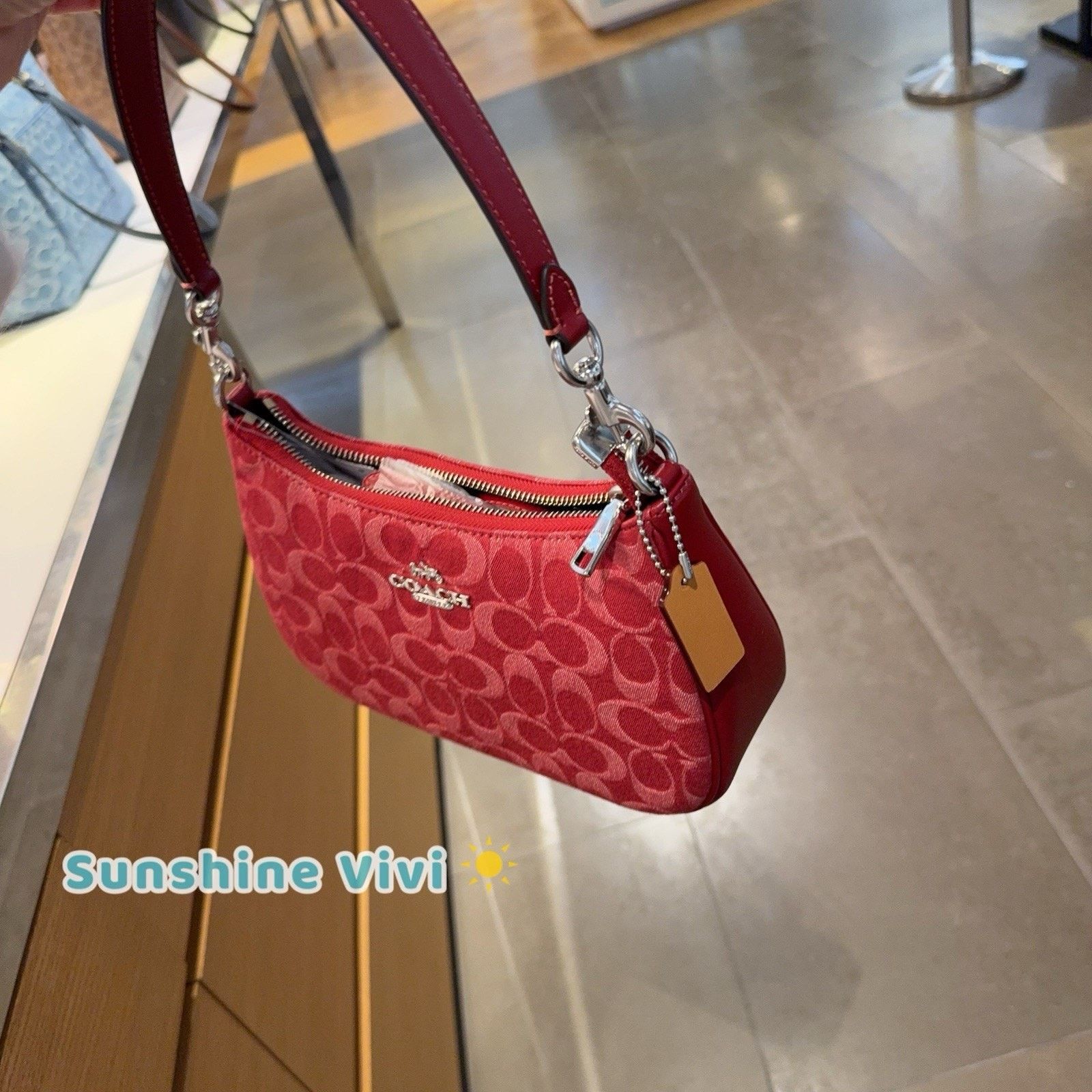 Coach NWT Coach Teri Shoulder Bag Denim CDE43 Silver/True Red Size ONE SIZE - 4 Thumbnail