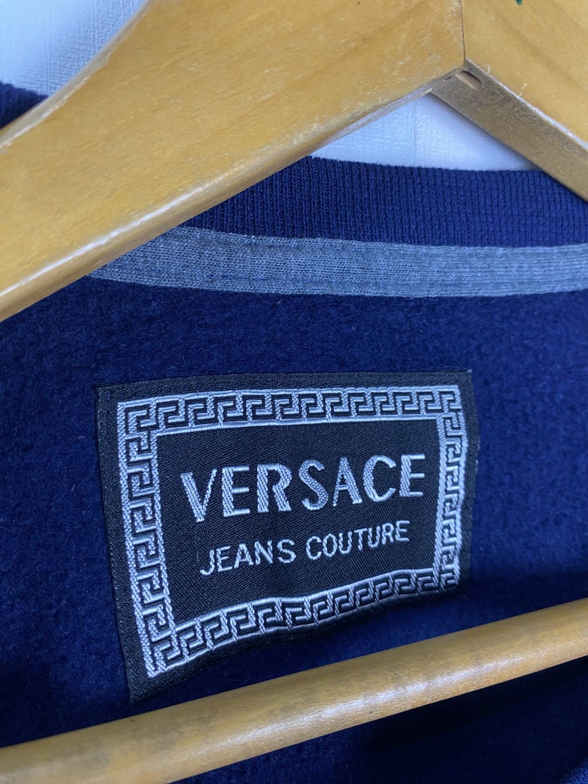 Versace Jeans Couture Versace Jeans Couture Crop Sweater Size L / US 10 / IT 46 - 7 Thumbnail
