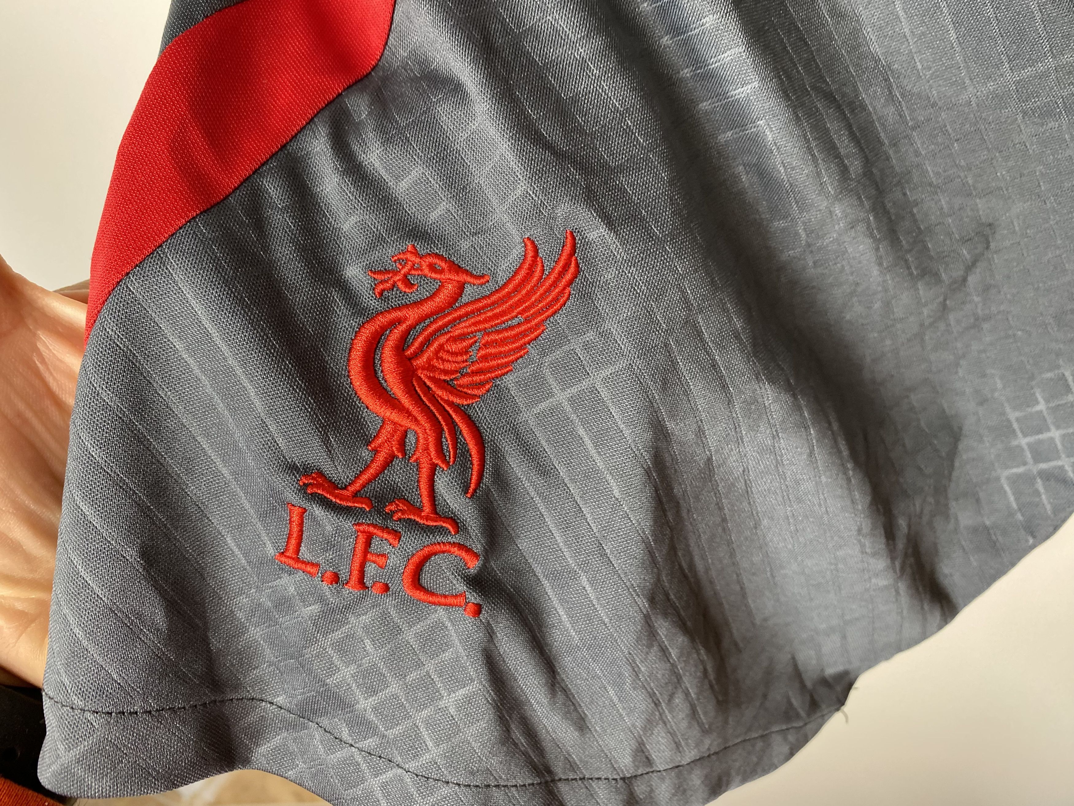 Nike LIVERPOOL 2021 2022 FOOTBALL SOCCER SHORTS NIKE SIZE M Size US 32 / EU 48 - 3 Thumbnail
