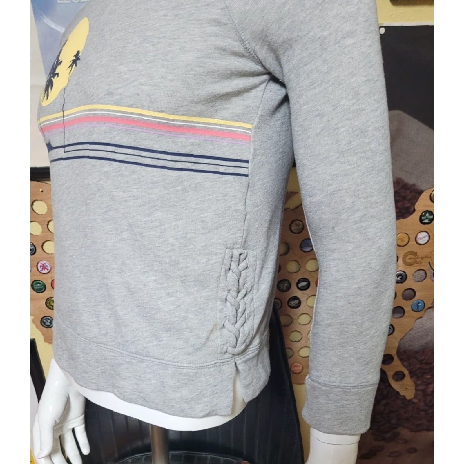 Old Navy VINTAGE Old Navy Beach Scene Crew Sweatshirt Girls Jrs 10-12 80s 90s Retro Gray Crew Neck Long Sleeve Sweatshirt Women Junior Size S Boys Girls? Size L / US 10 / IT 46 - 2 Thumbnail