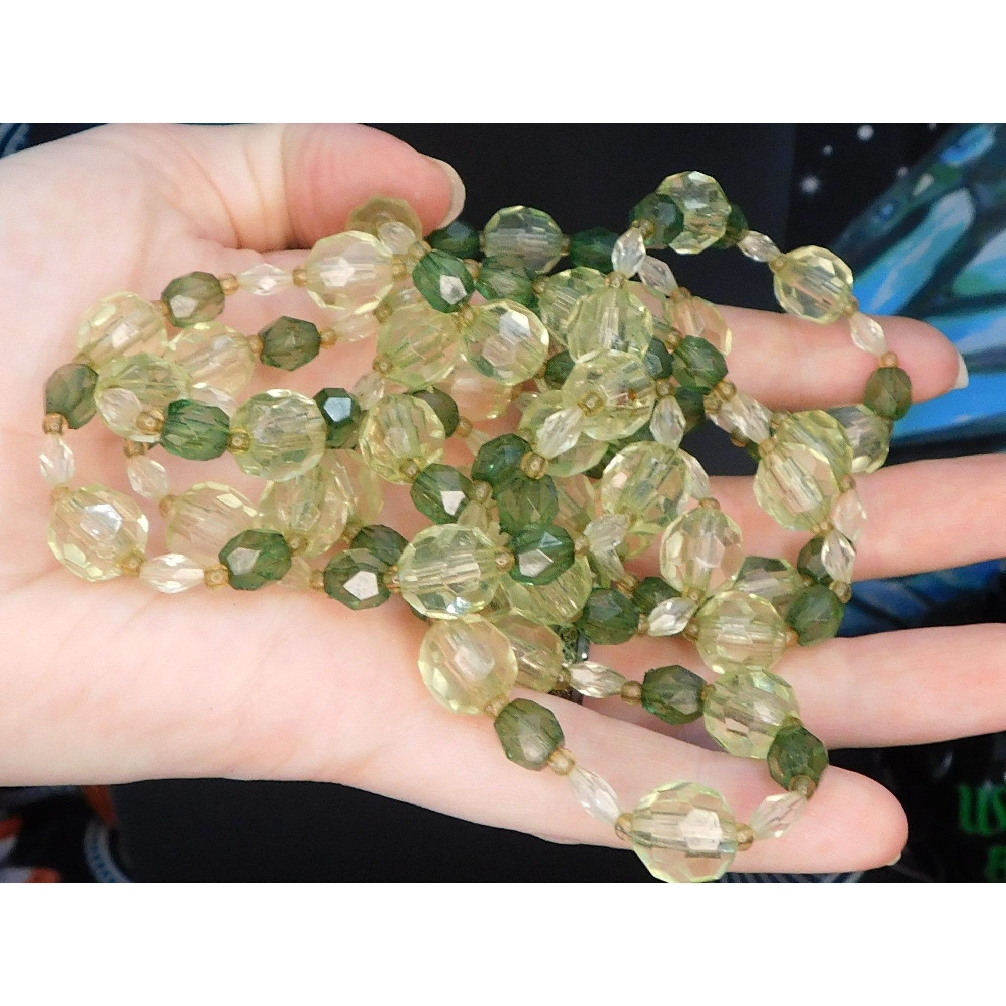 Other Vintage Cottagecore Green Beaded Necklace Size ONE SIZE - 2 Thumbnail