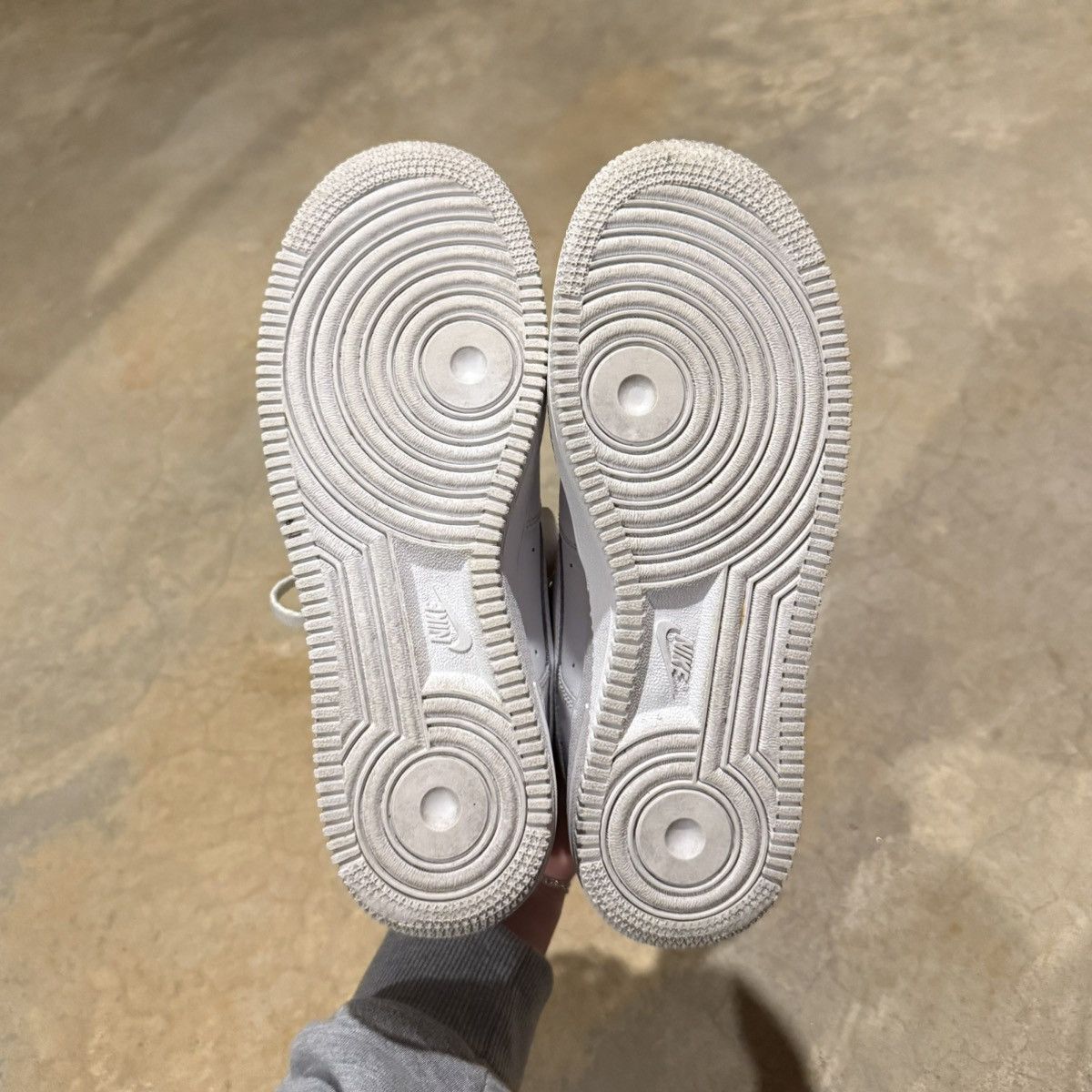 Nike Nike Air Force 1 Low Triple White US 6 2018 Size US 6 / EU 39 - 8 Thumbnail