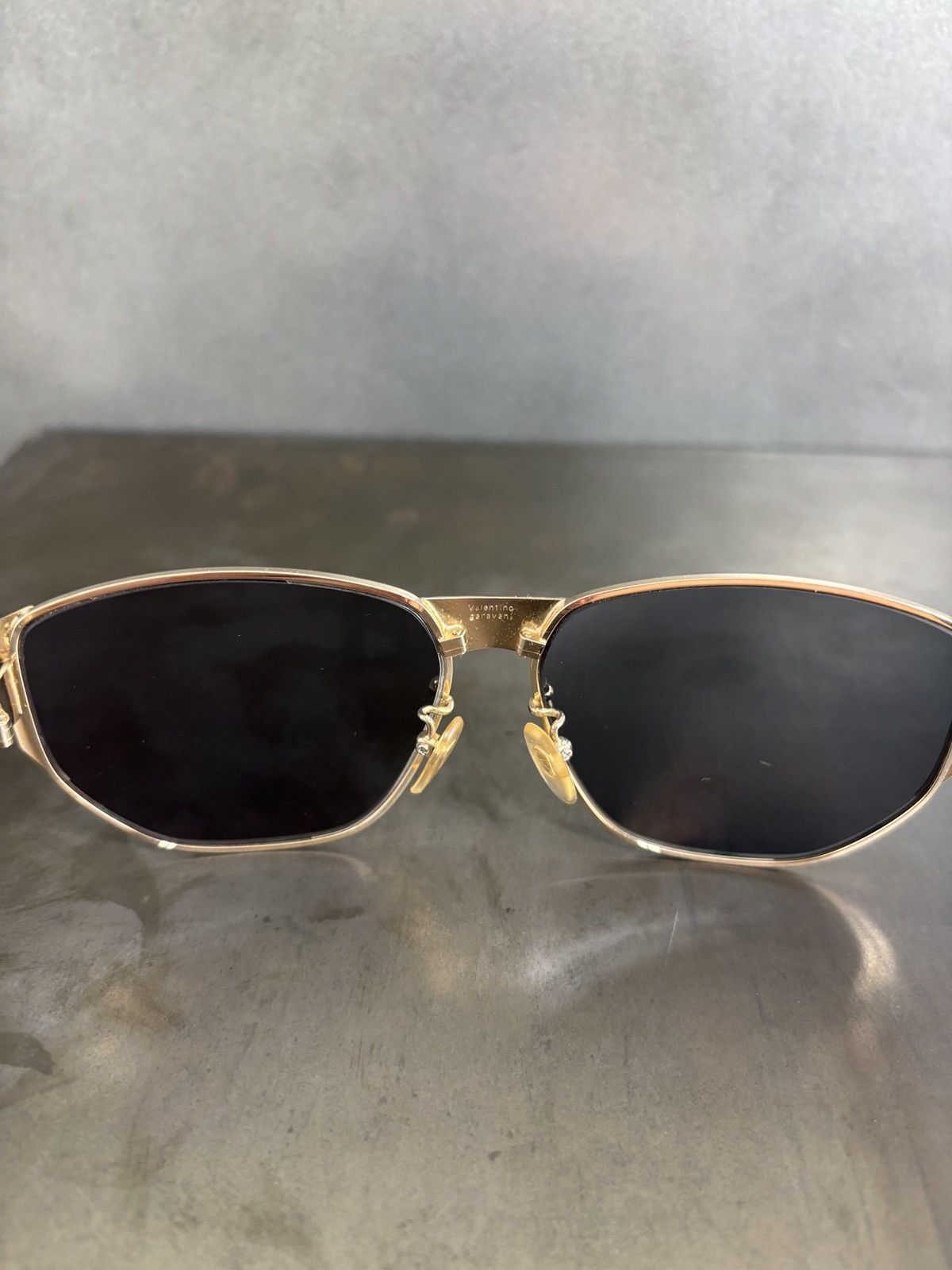 Valentino 1980s Vintage Valentino Sunglasses Metal Aviator 5419 Case Size ONE SIZE - 16 Thumbnail
