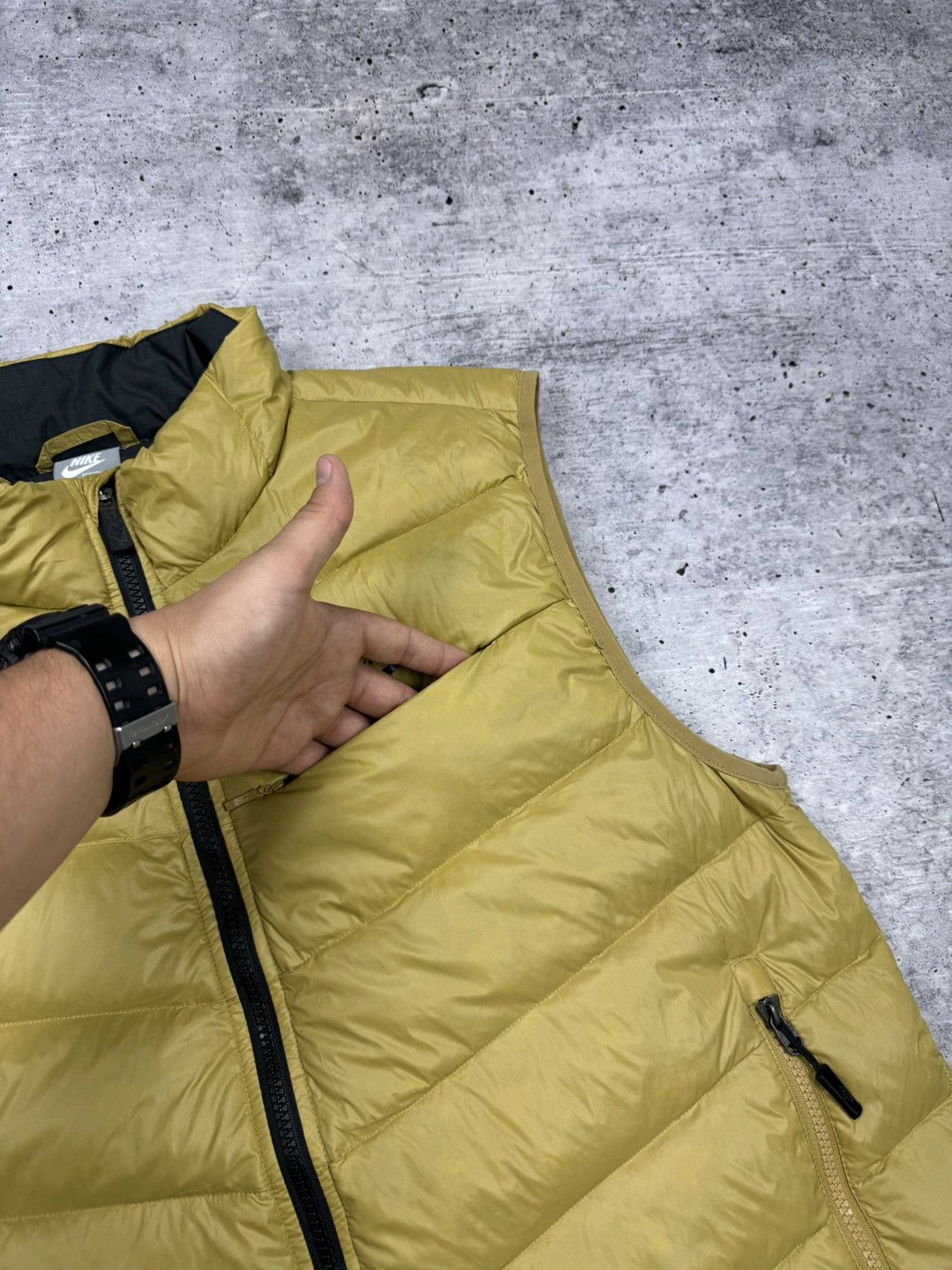 Nike Vintage Nike Y2K Style 90’s 700 Down Puffer Down Casual Vest Size US L / EU 52-54 / 3 - 11 Thumbnail