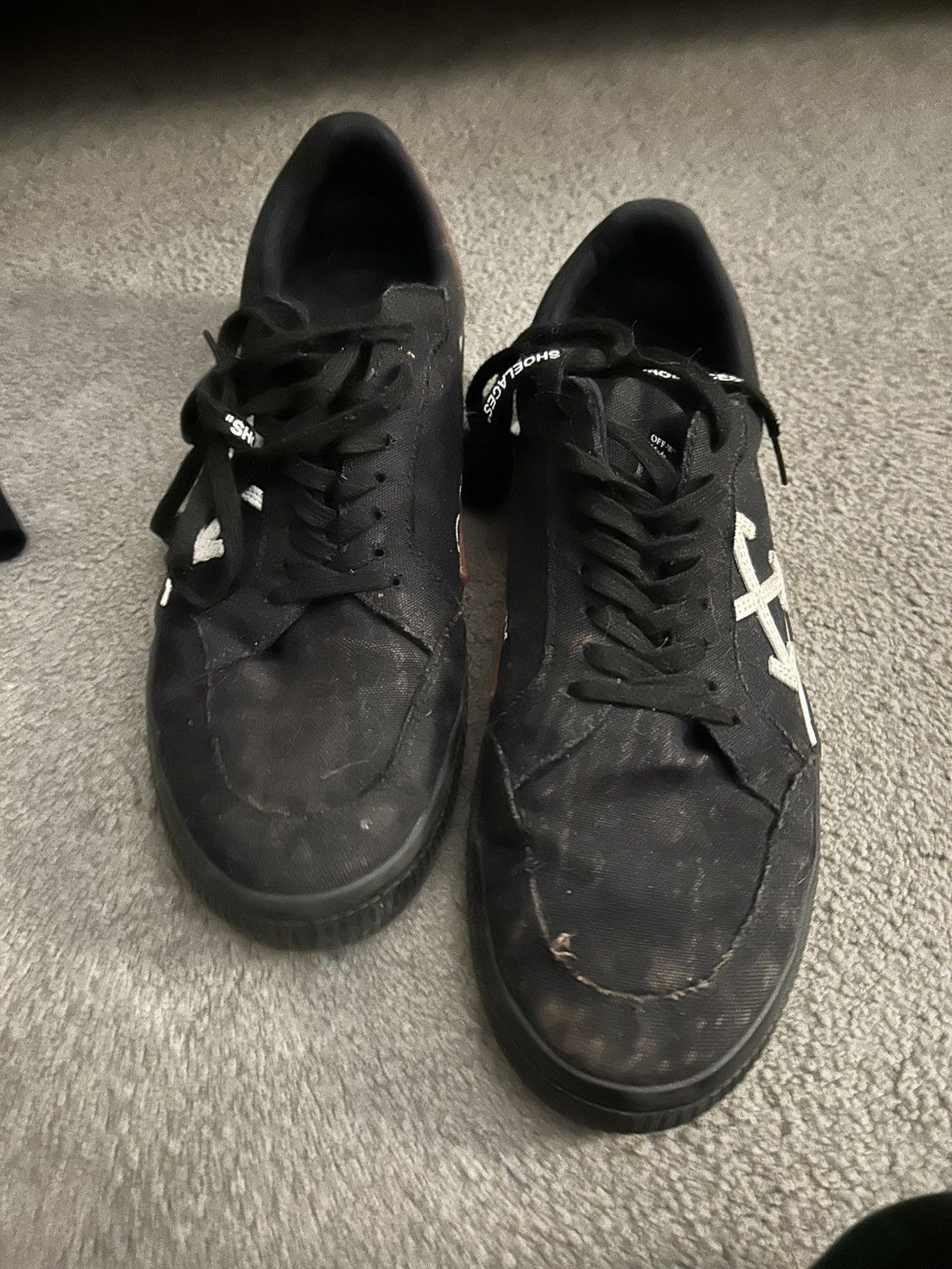 Off-White Off-white Worn Size US 10 / EU 43 - 2 Thumbnail