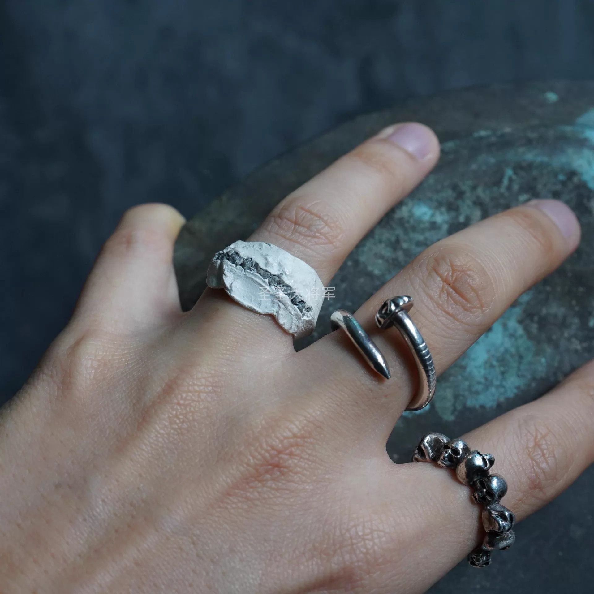 DETAJ Detaj Distressed Fossil-Inspired Black Diamond Silver Ring Size ONE SIZE - 4 Thumbnail