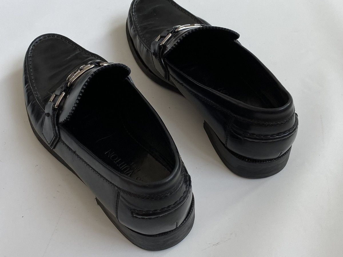 Louis Vuitton LOUIS VUITTON MENS LOAFERS BLACK LEATHER METAL LOGO UK 7 Size US 8 / EU 41 - 7 Thumbnail