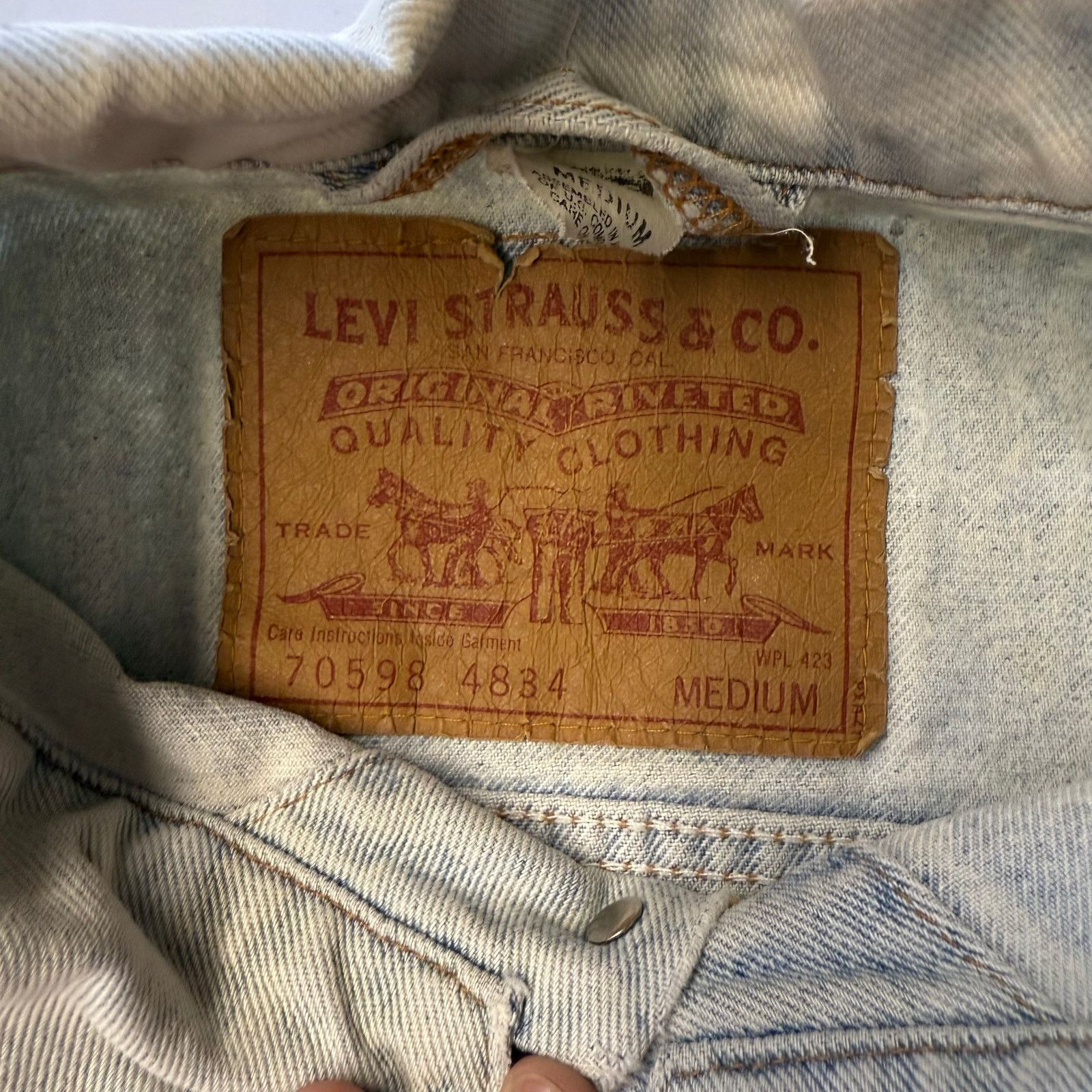 Levi's 90'S Levi's 70598-4834 Large Patch Denim Jacket Size Medium Size US M / EU 48-50 / 2 - 10 Thumbnail