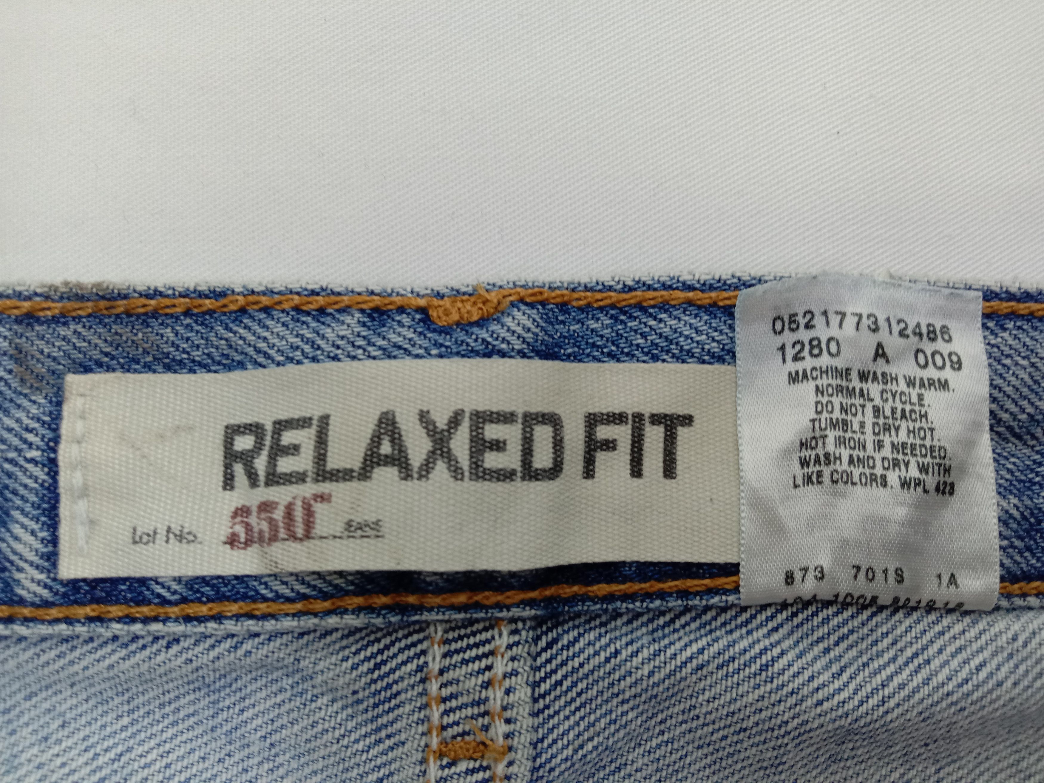 Levi's Vintage Levi's 550 Jeans Light Wash Relaxed Fit Denim Size US 35 - 12 Thumbnail