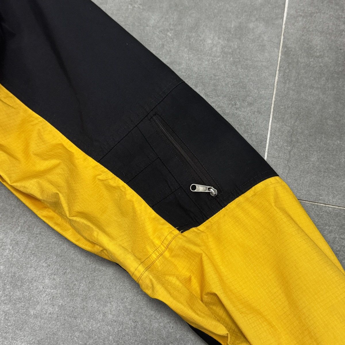 The North Face Vintage The North Face TNF Gore-Tex Raincoat Jacket 90s Size US L / EU 52-54 / 3 - 10 Thumbnail