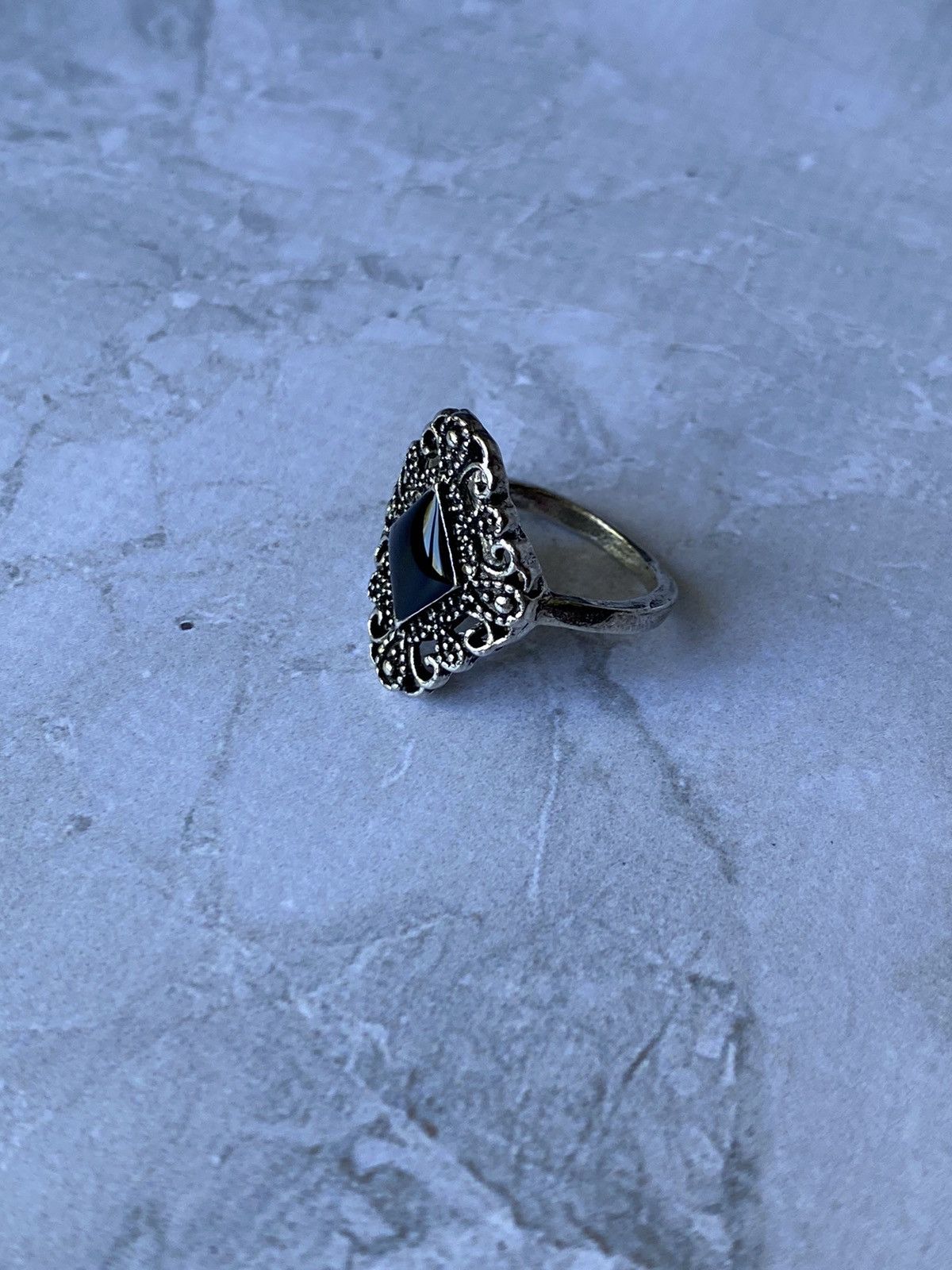Japanese Brand × Vintage Vintage Black Stone Filigree Ring, Size 8 Size ONE SIZE - 2 Thumbnail