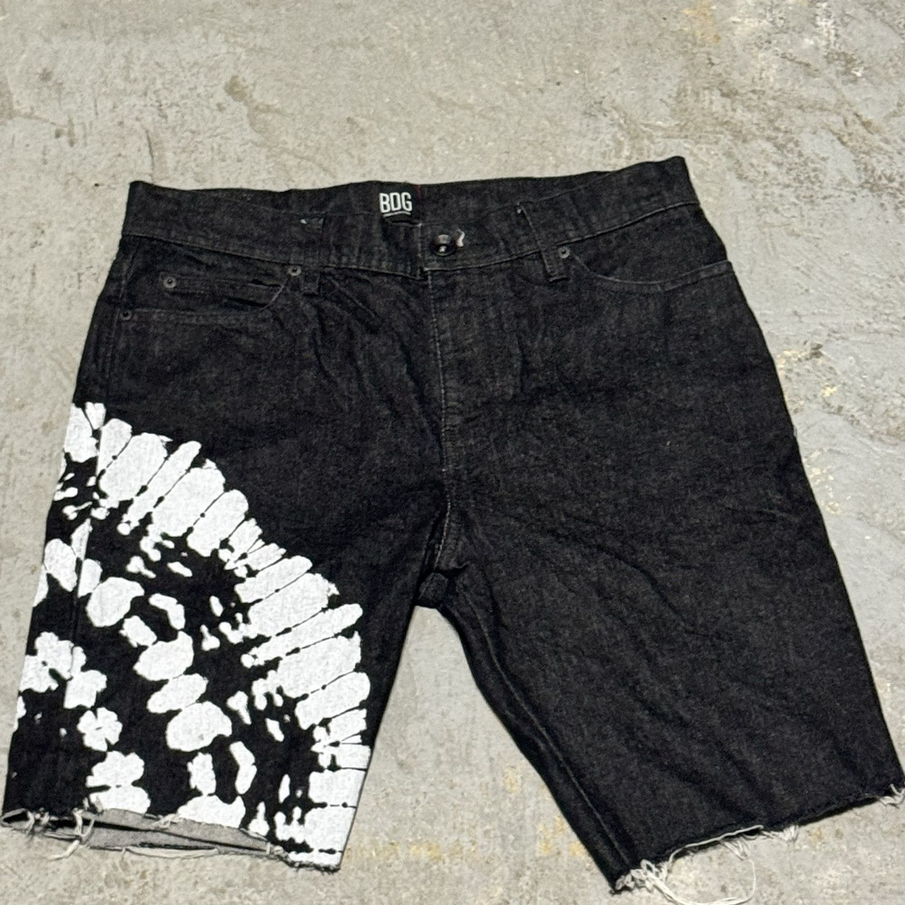 Urban Outfitters Urban Outfitters Black Tie Dye Cutoff Denim Shorts Size US 30 / EU 46 - 1 Thumbnail