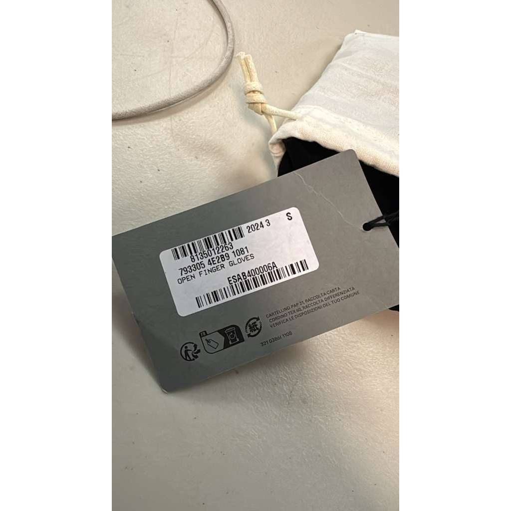Balenciaga o1rshd1 Size: S / Activewear Open Finger Gloves in Black Size ONE SIZE - 15 Thumbnail
