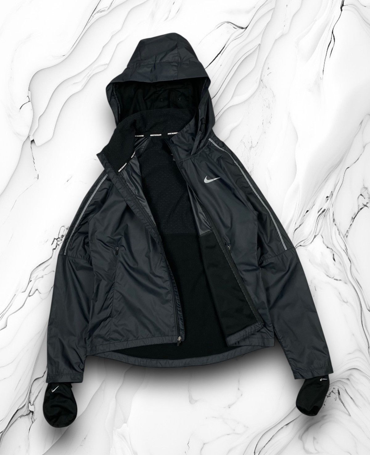 Nike Nike Running Shield Black Windbreaker Training Jacket Women Size S / US 4 / IT 40 - 1 Thumbnail