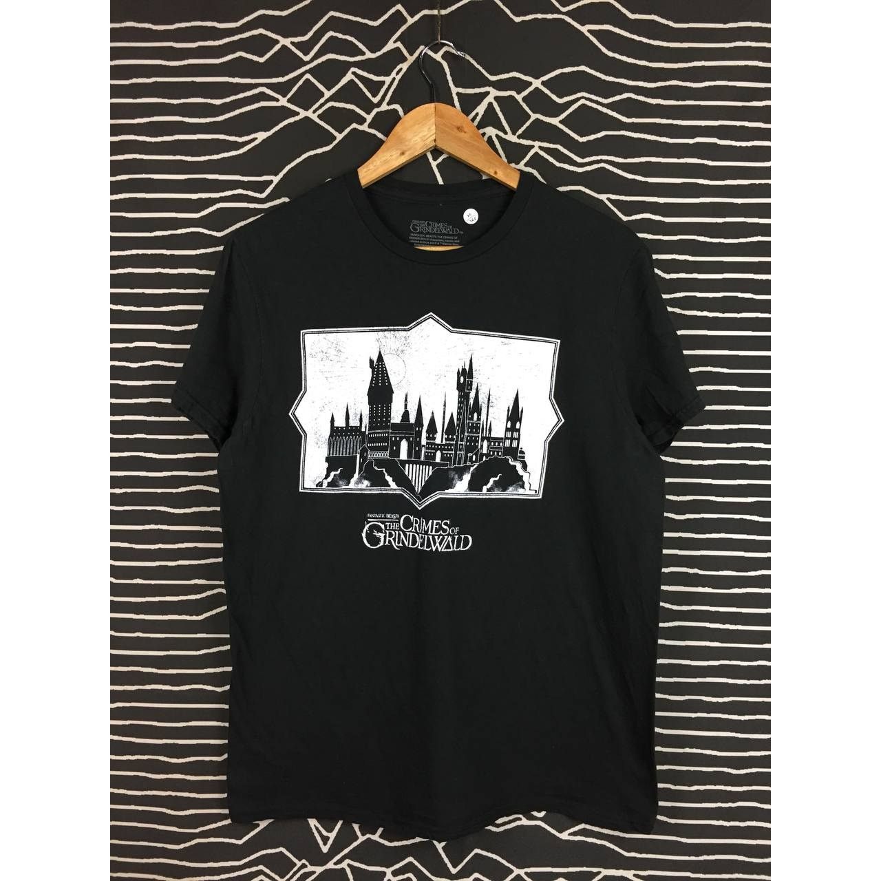 Vintage Fantastic Beasts The Crimes of Grindelwald Movie Tee Size US M / EU 48-50 / 2 - 1 Thumbnail