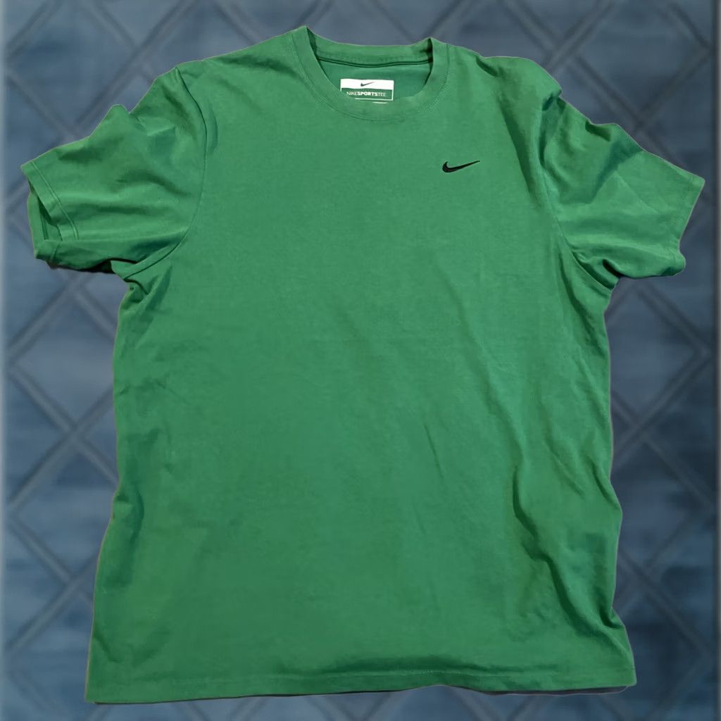 Nike Vintage NIKE SPORTS TEE - Fit Dry - Green Short Sleeve Shirt - Mens Small Size US S / EU 44-46 / 1 - 1 Thumbnail