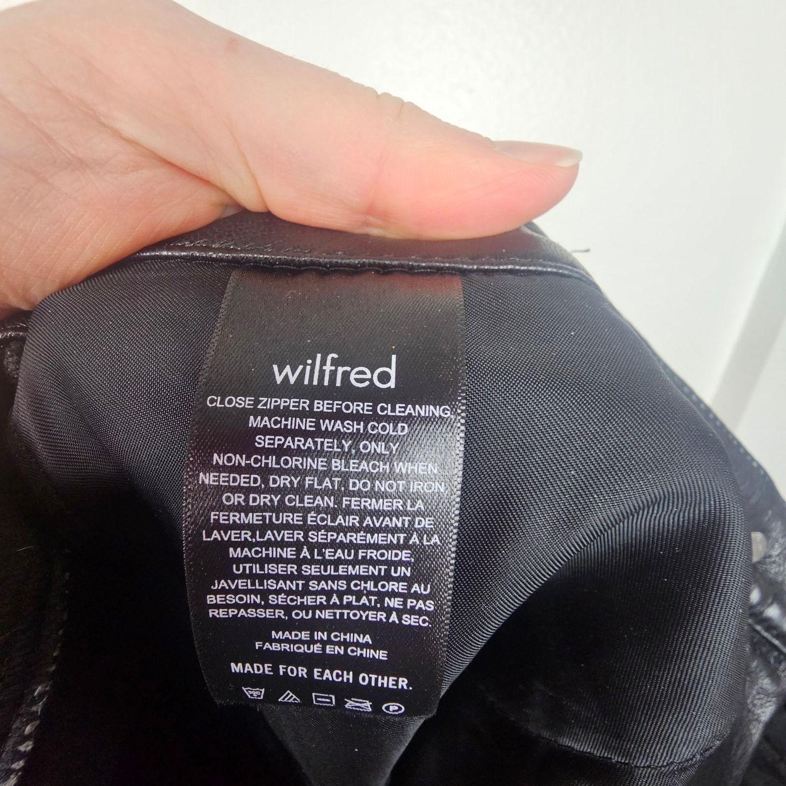 Aritzia Wilfred Womens Black Faux Leather High Waist Pants 8 Chic Size 30" / US 8 / IT 44 - 8 Thumbnail