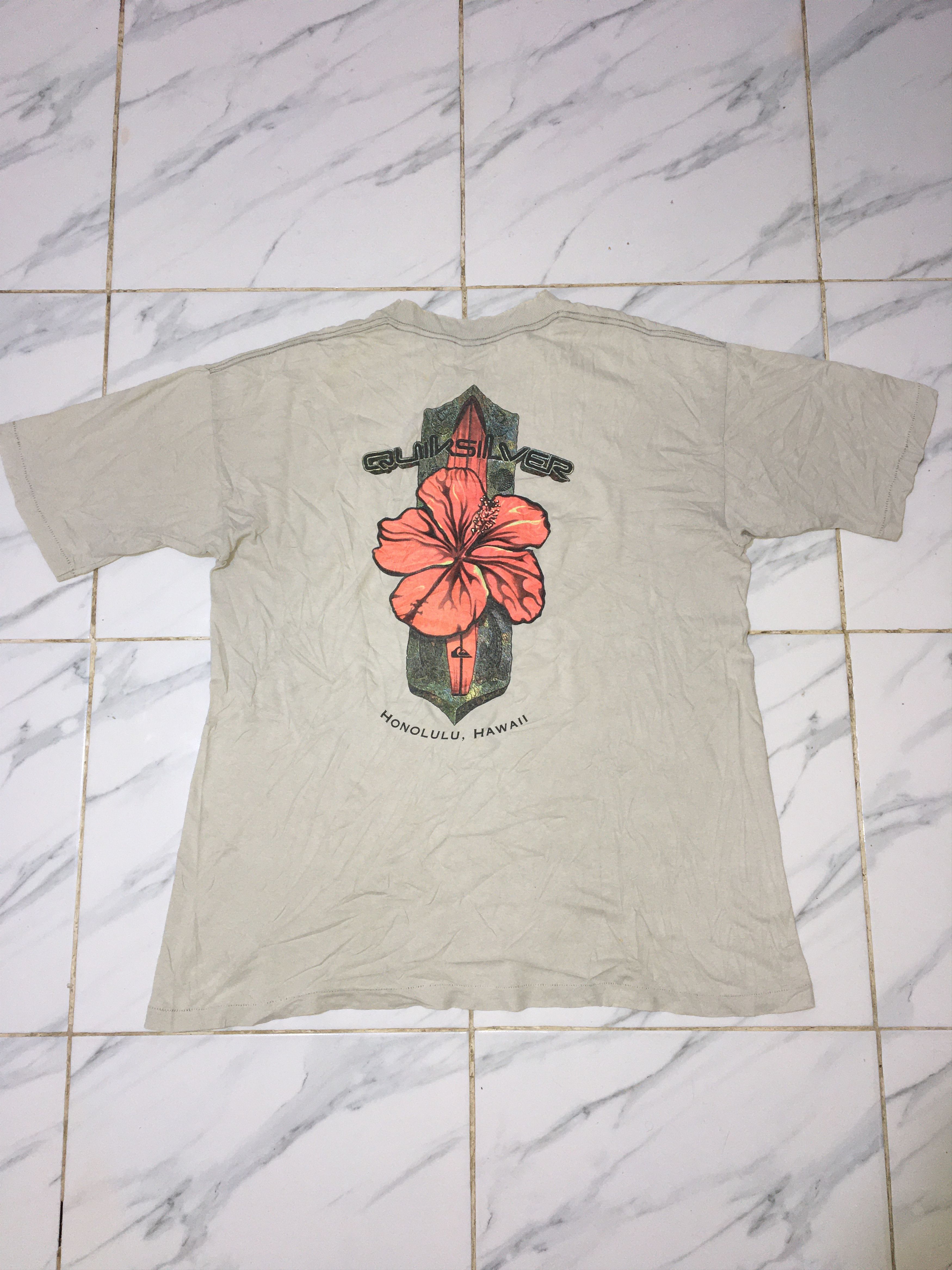 Quiksilver Vintage Quiksilver Honolulu Hawaii Distressed Tee Shirt Size US L / EU 52-54 / 3 - 1 Thumbnail