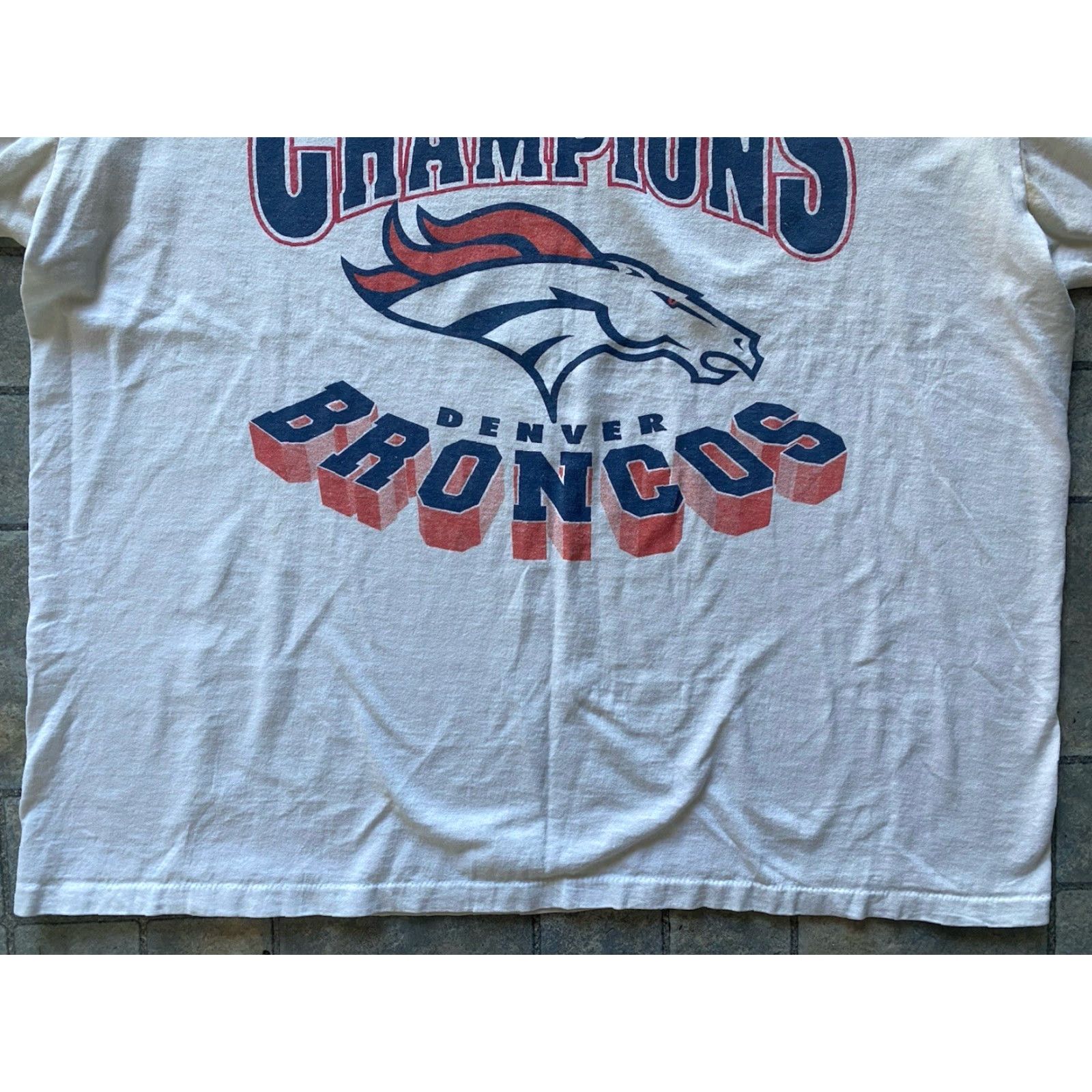 Vintage VINTAGE Oneita Shirt Men XL White Denver Broncos Harley Davidson Mens XL White Oneita Shirt Vintage Weared Size US XL / EU 56 / 4 - 3 Thumbnail