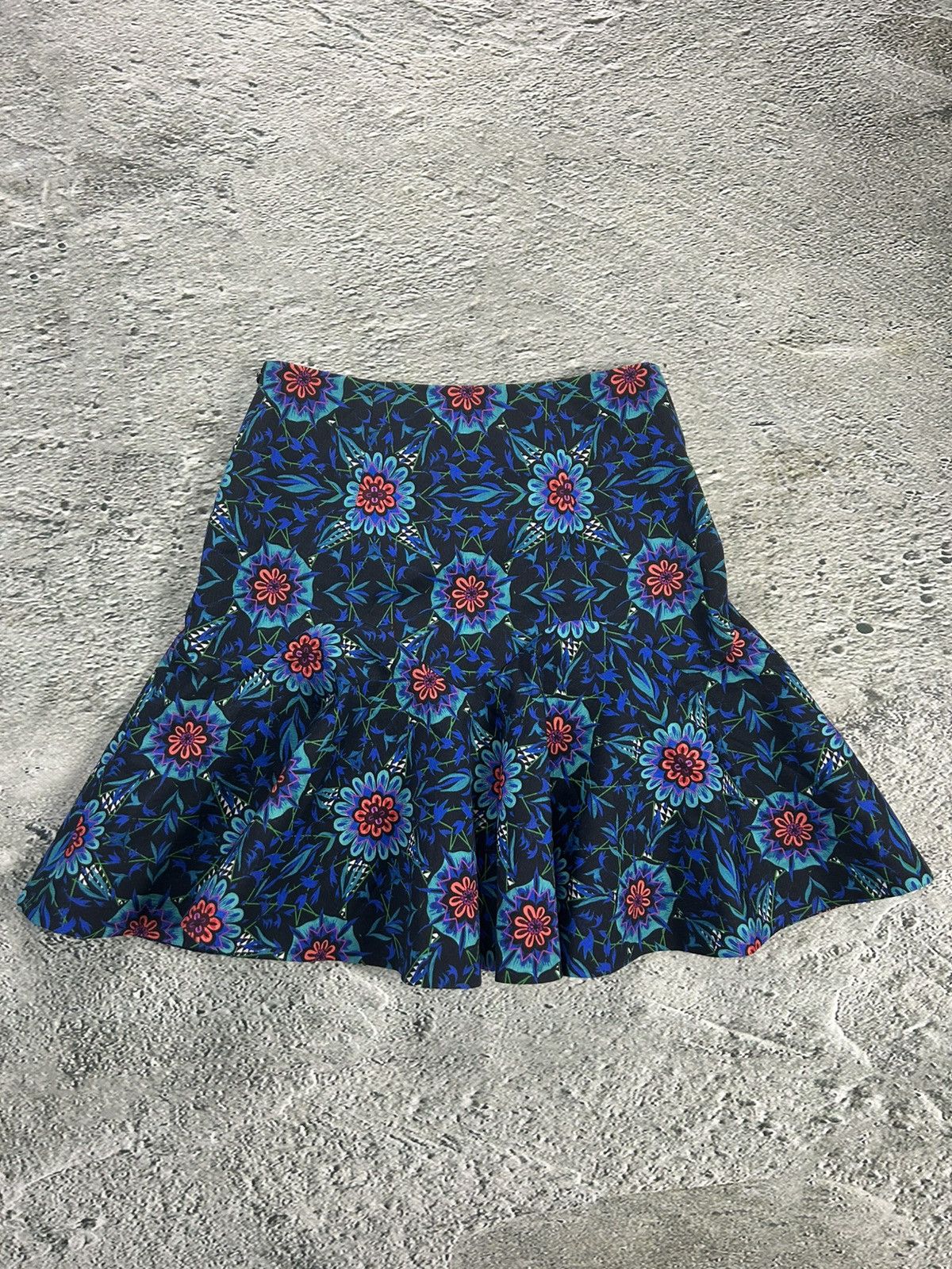 Matthew Williamson Matthew Williams skirt floral Size 27" / US 4 / IT 40 - 9 Thumbnail