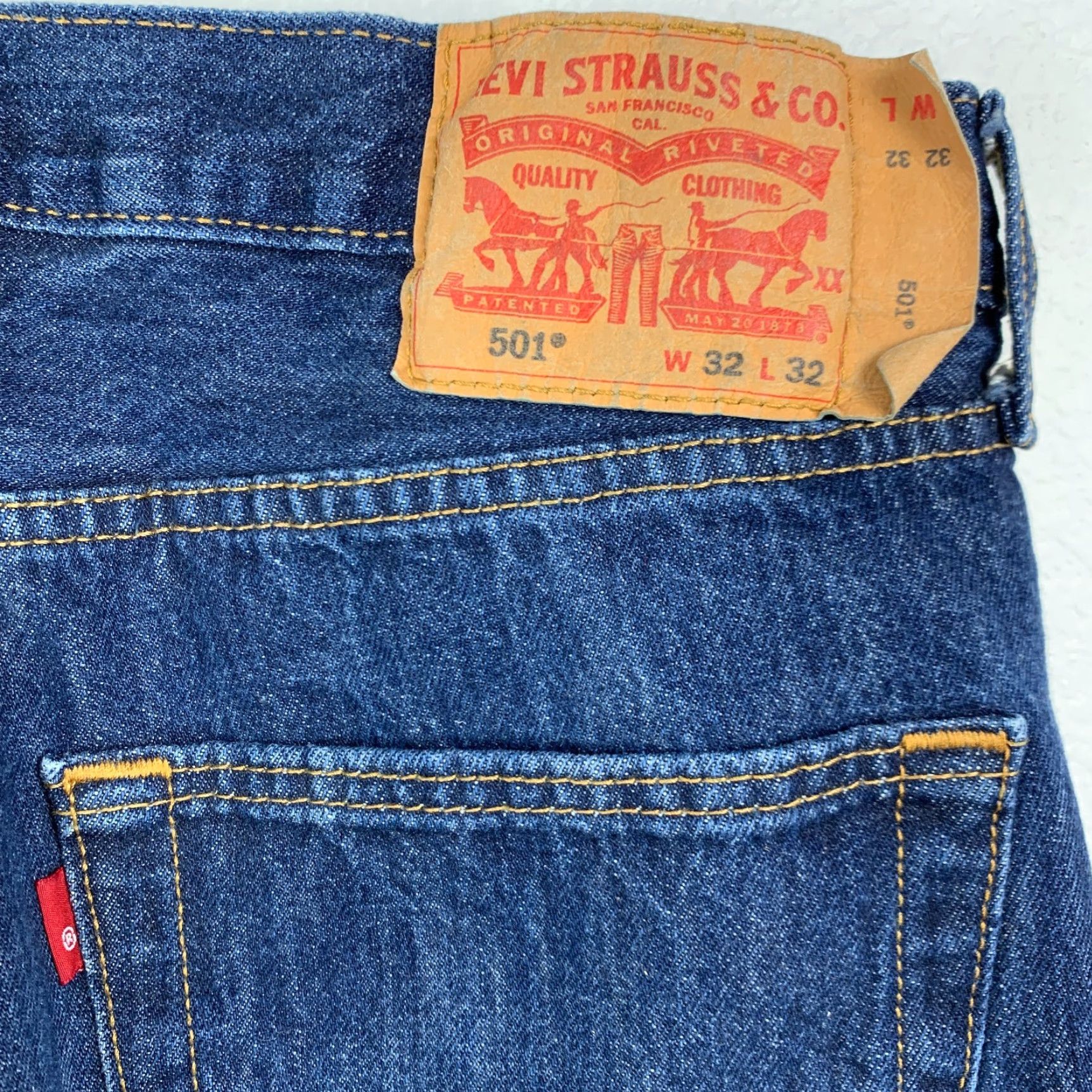 Levi's VINTAGE Levi's Levi Strauss 501 Mens Jeans Dark Wash 32 x 32 Act 30 x 29 Jeans Blue 501 Bootcut Mens Regular 32 Inseam 32 Size US 32 / EU 48 - 4 Thumbnail