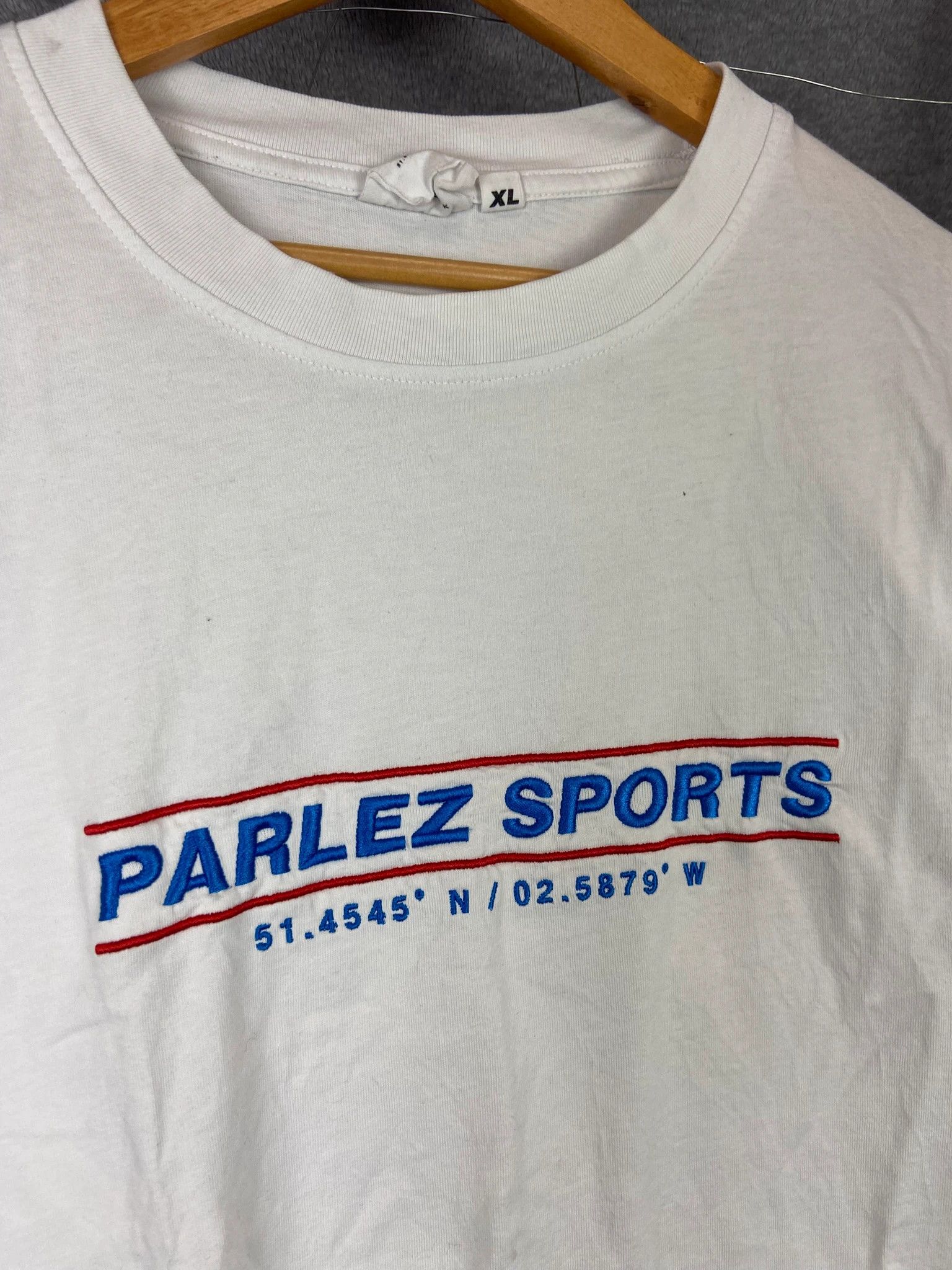 Parlez Parlez XL White Embroidered Spellout Logo Tee Minimalist Size US XL / EU 56 / 4 - 2 Thumbnail