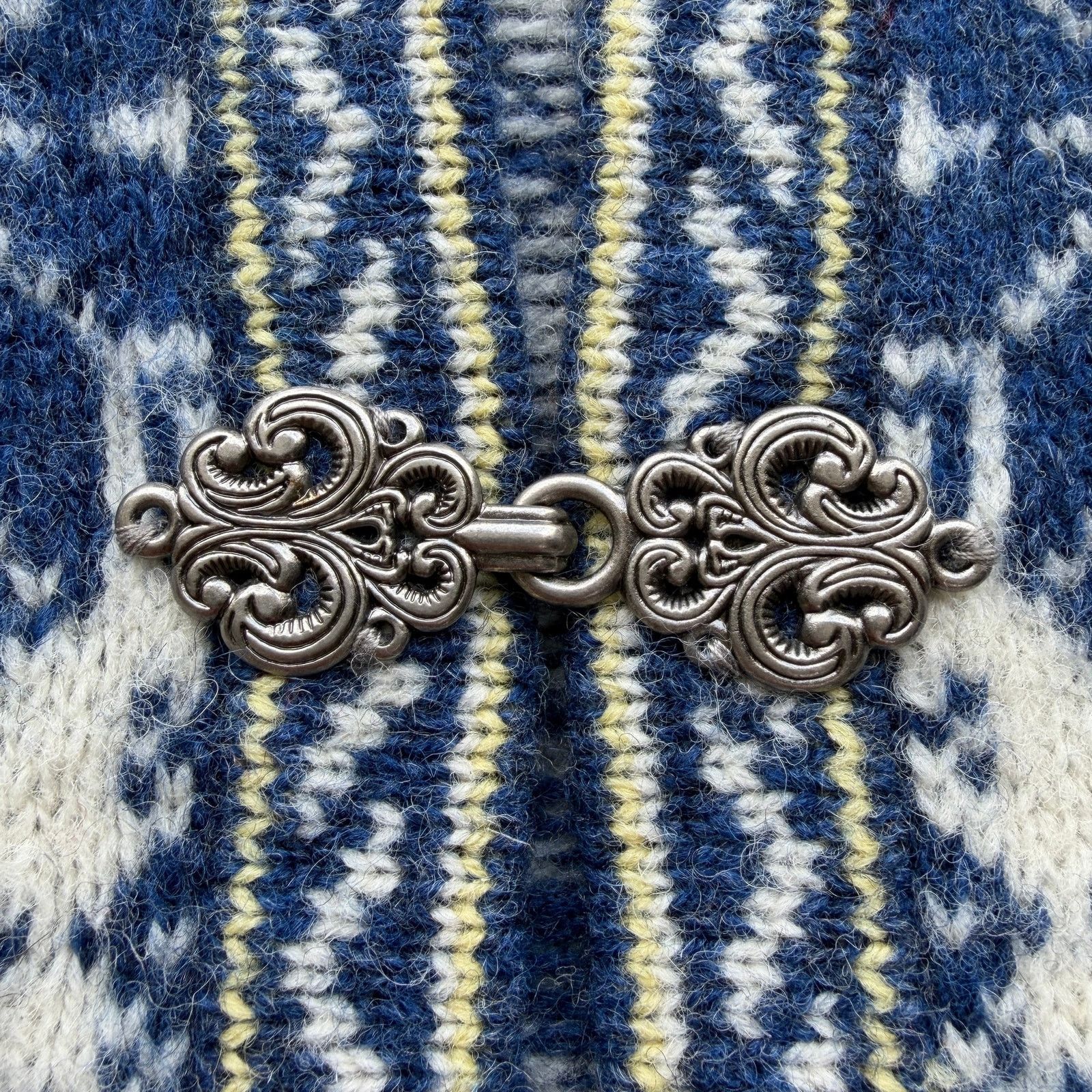 Other Vintage Y2K 100% Wool Nordic Fair Isle Clasp Cardigan L Size L / US 10 / IT 46 - 1 Thumbnail
