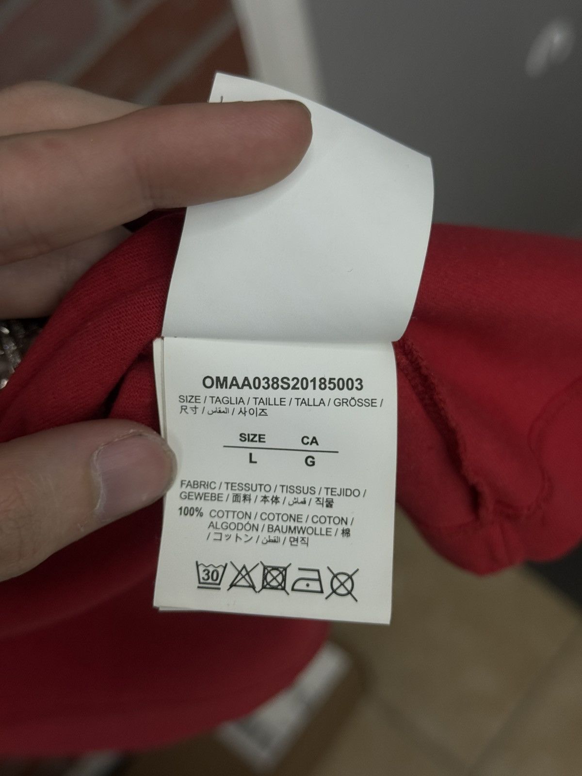 Off-White Off White Tee Shirt Size Large Red Pre Owned Dry Cleaned Size US L / EU 52-54 / 3 - 13 Thumbnail