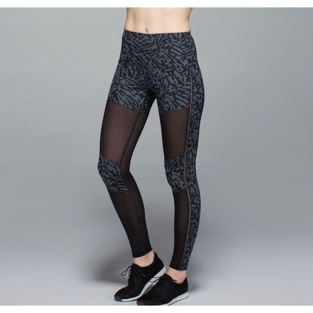 Lululemon Lululemon Hot To Street Tight 6 Brushed Animal Coal Black Gr Size 28" / US 6 / IT 42 - 1 Thumbnail