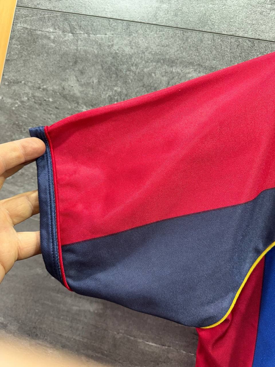 Vintage Vintage FC Barcelona #10 Rivaldo Soccer Jersey Shirt Size US L / EU 52-54 / 3 - 19 Thumbnail