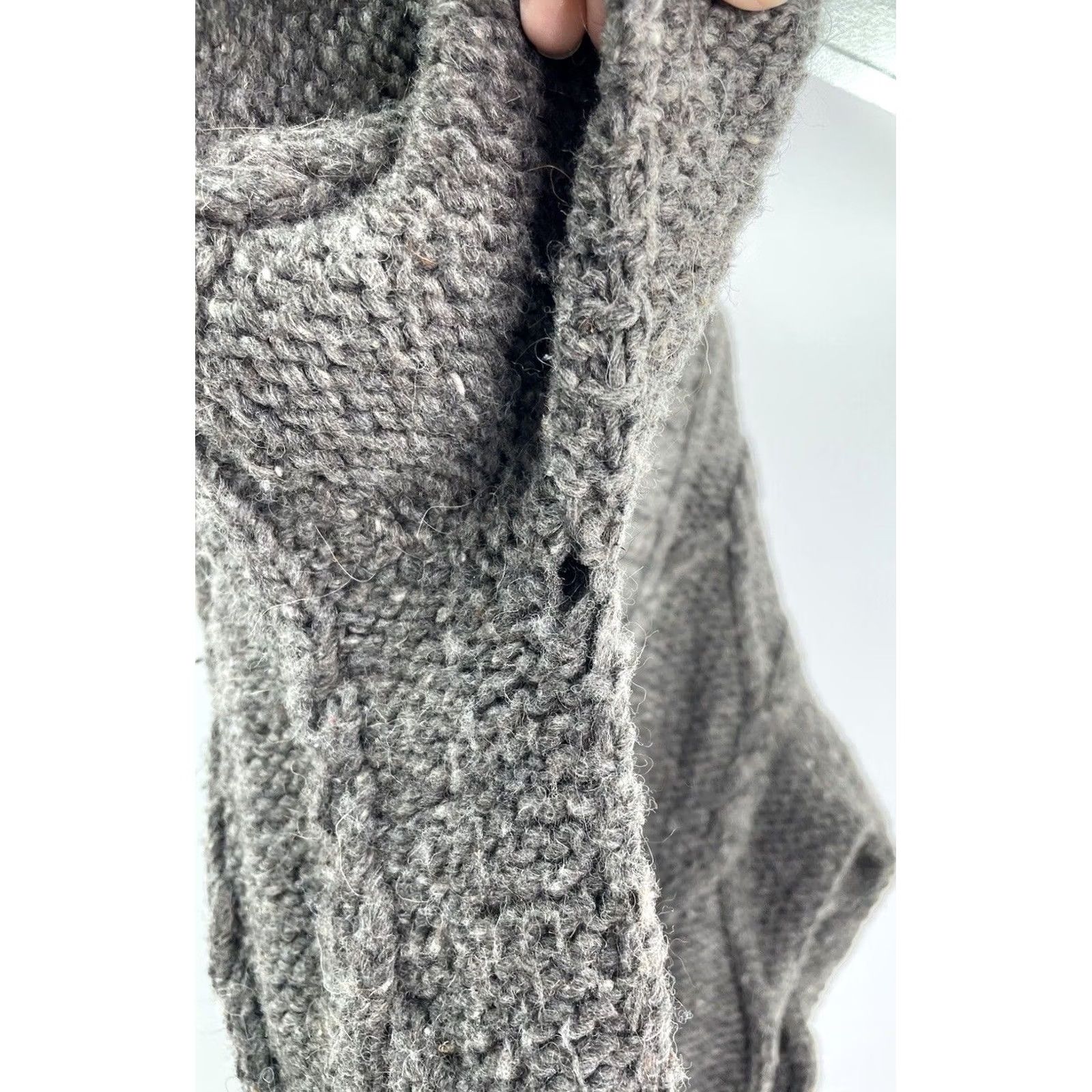 Vintage Fair & Square Sweater Womens Knit XL Heavyweight V-Neck Cable-Knit Wool Taupe Brown Flaw, Dry Clean Only - 100% Wool, Solid, Long Sleeve Pullover Size XL / US 12-14 / IT 48-50 - 6 Thumbnail