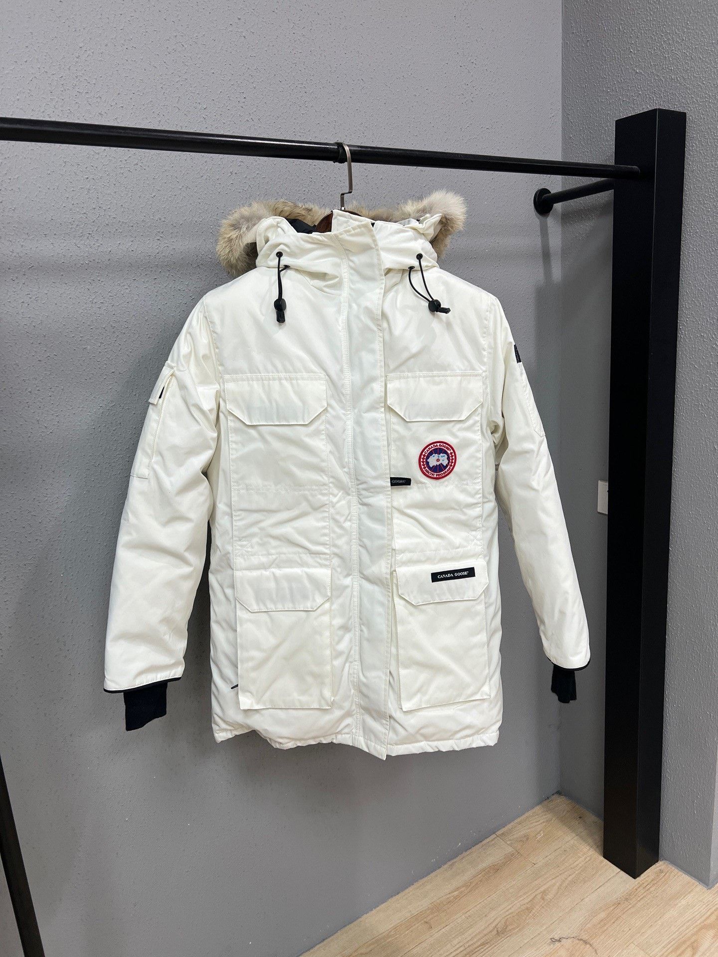 Canada Goose Canada Goose White Expedition Down Jacket Size US M / EU 48-50 / 2 - 1 Thumbnail