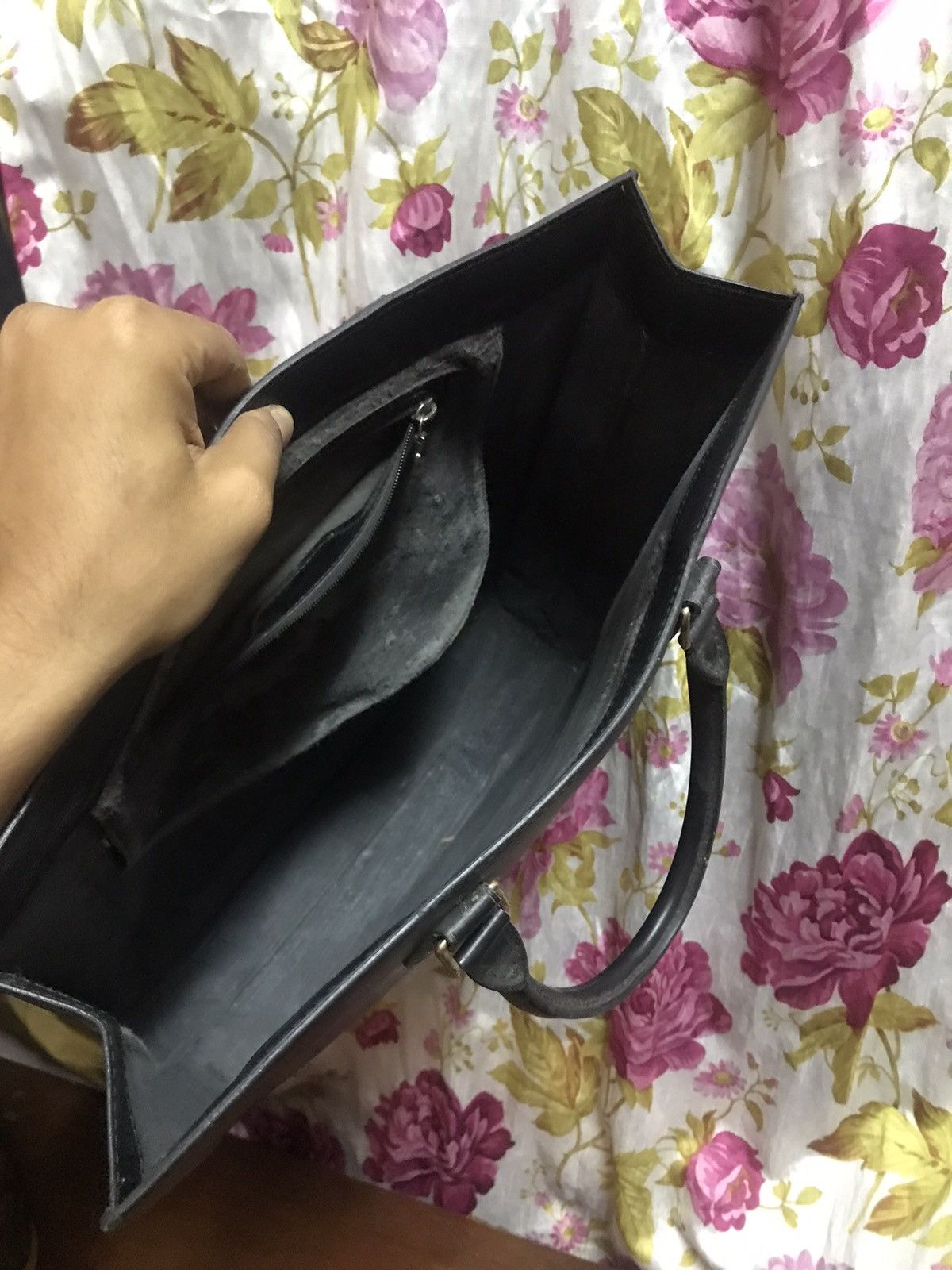 Louis Vuitton × Vintage Authentic Louis Vuitton Epi Sac Plat Handbag Size ONE SIZE - 9 Thumbnail