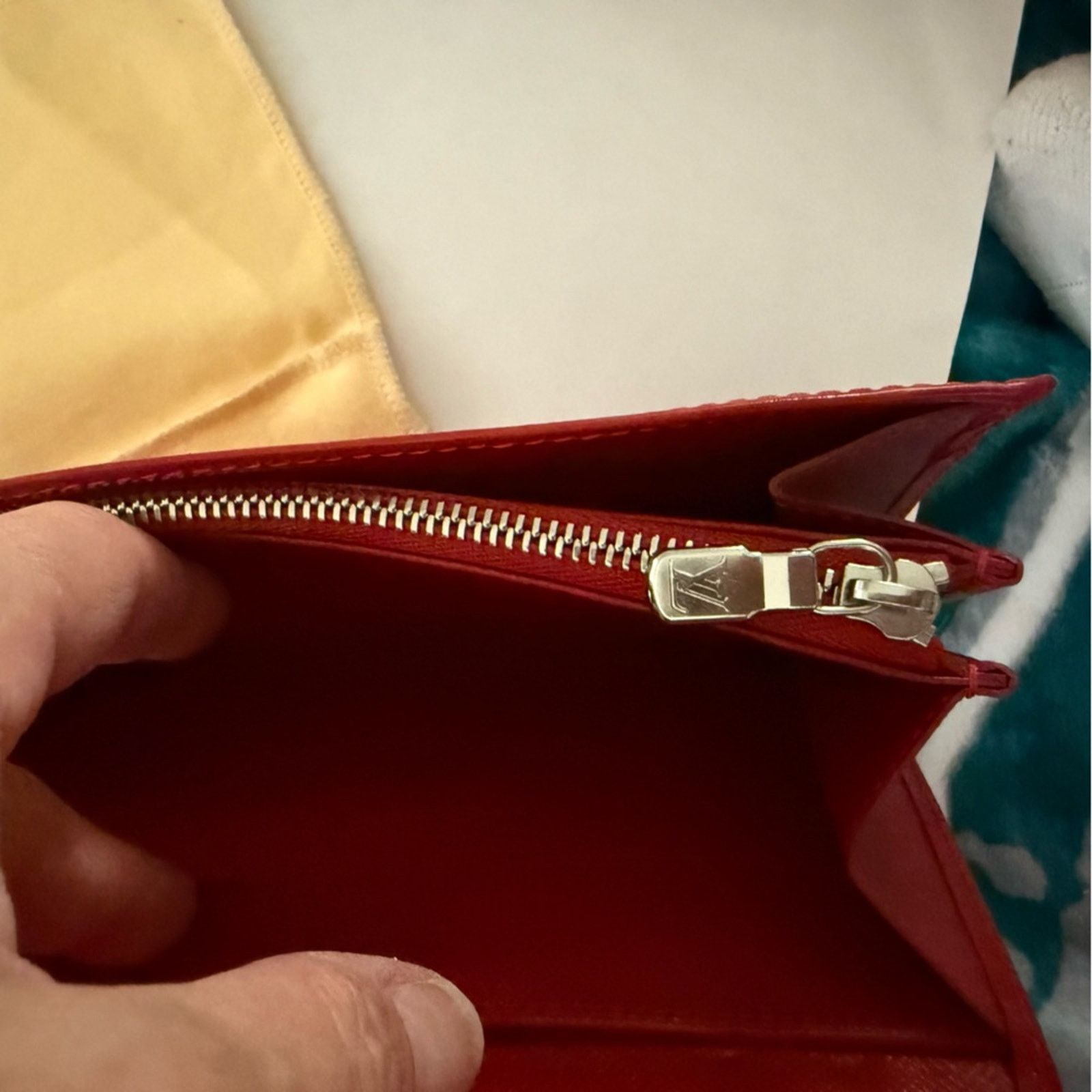 Louis Vuitton Louis Vuitton Epi Red Sarah Textured Leather Wallet Size ONE SIZE - 5 Thumbnail